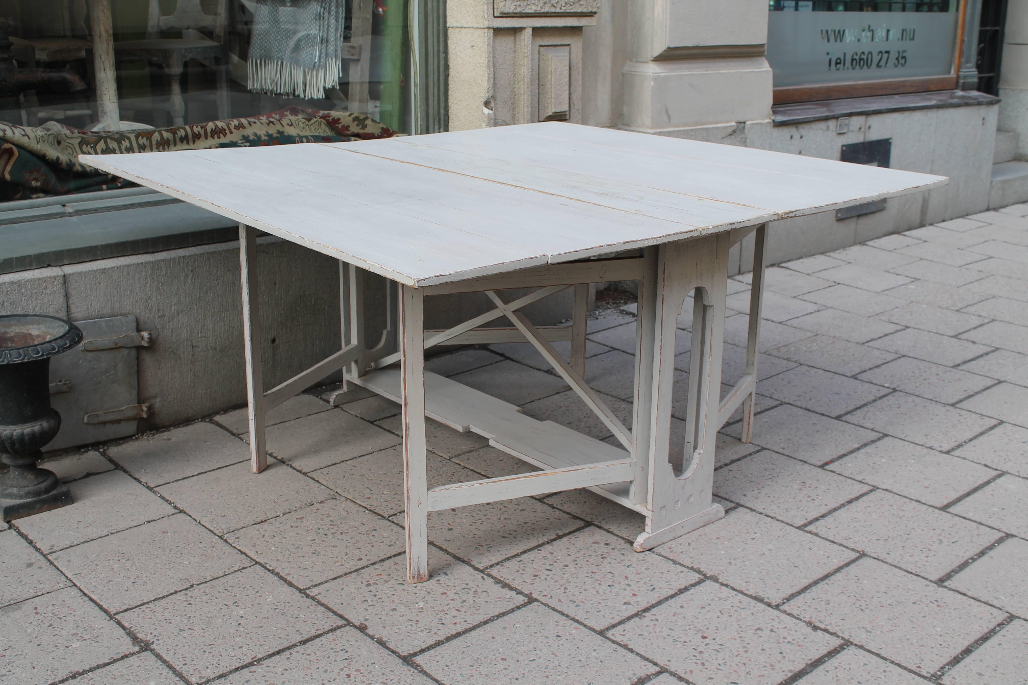 19th Century Very Large Swedish Gustavian Drop-Leaf Table For Sale