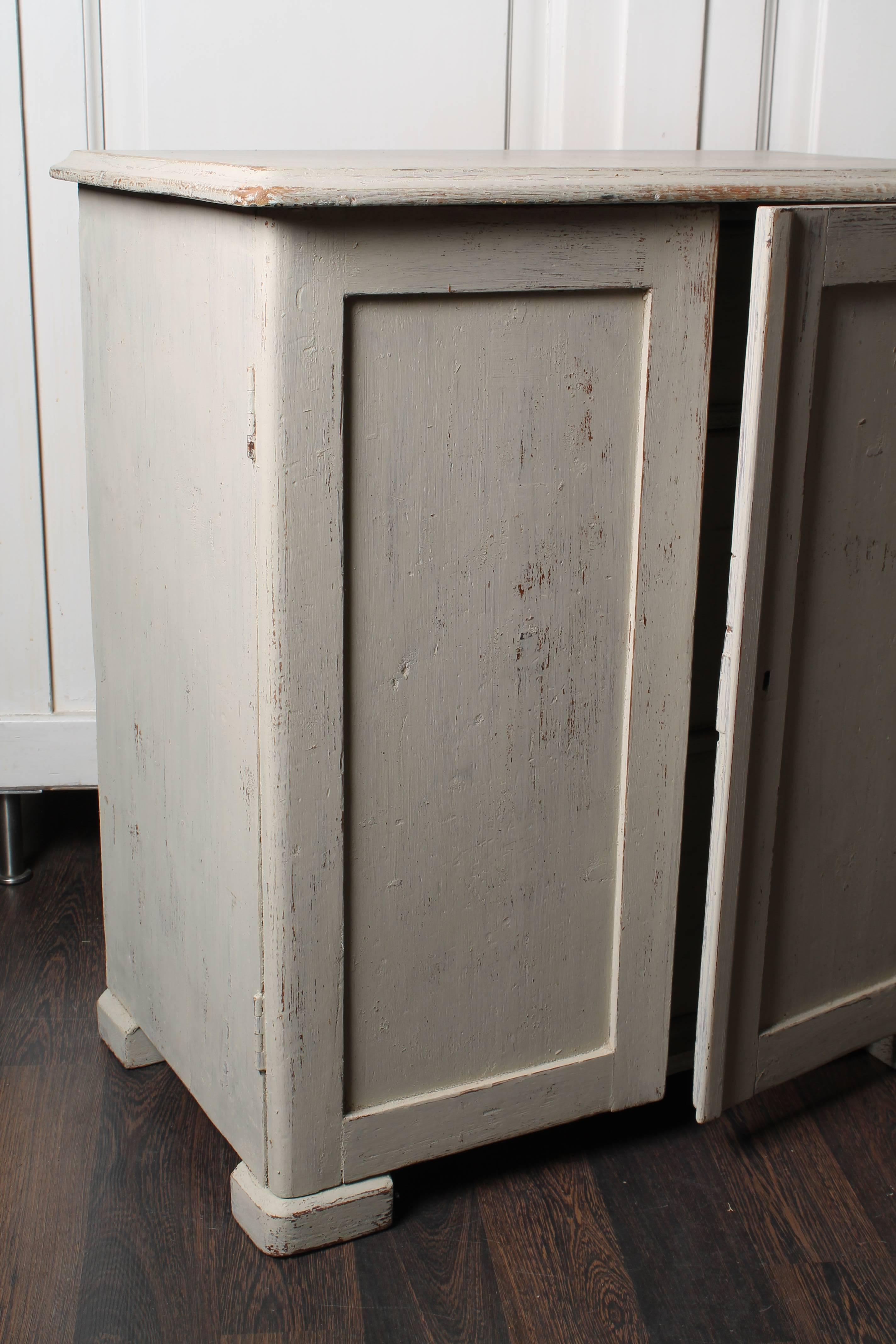 19th Century Swedish Cabinet with Drawers For Sale 1