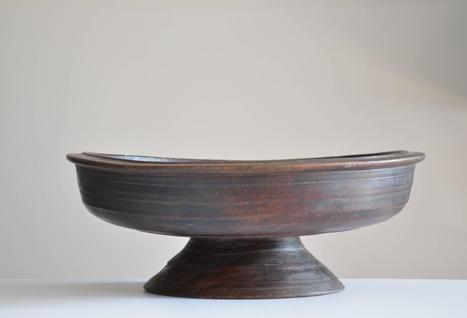 African Carved Wooden Bowl with Pedestal For Sale at 1stdibs