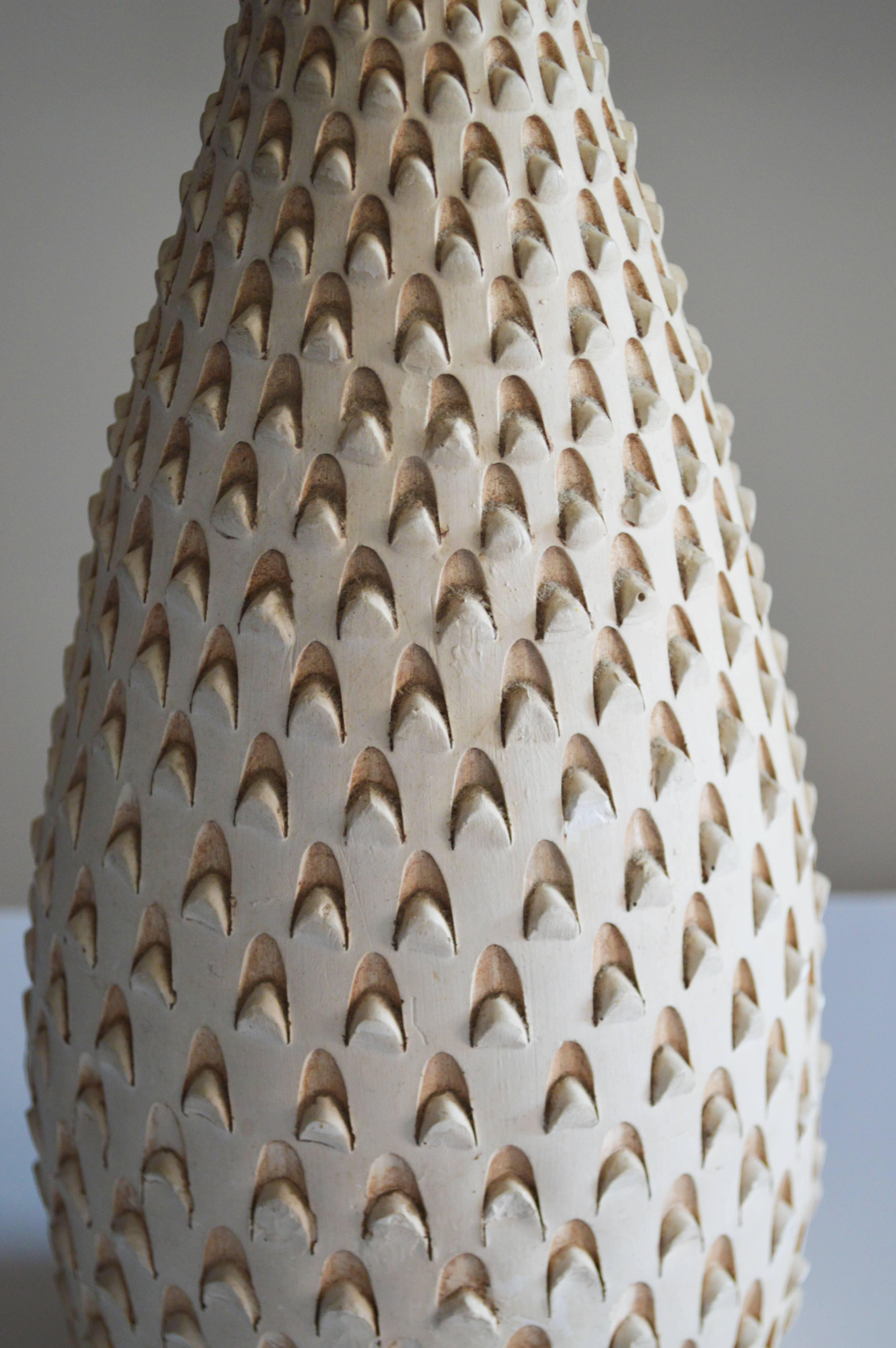 Textured Pottery Table Lamp 2