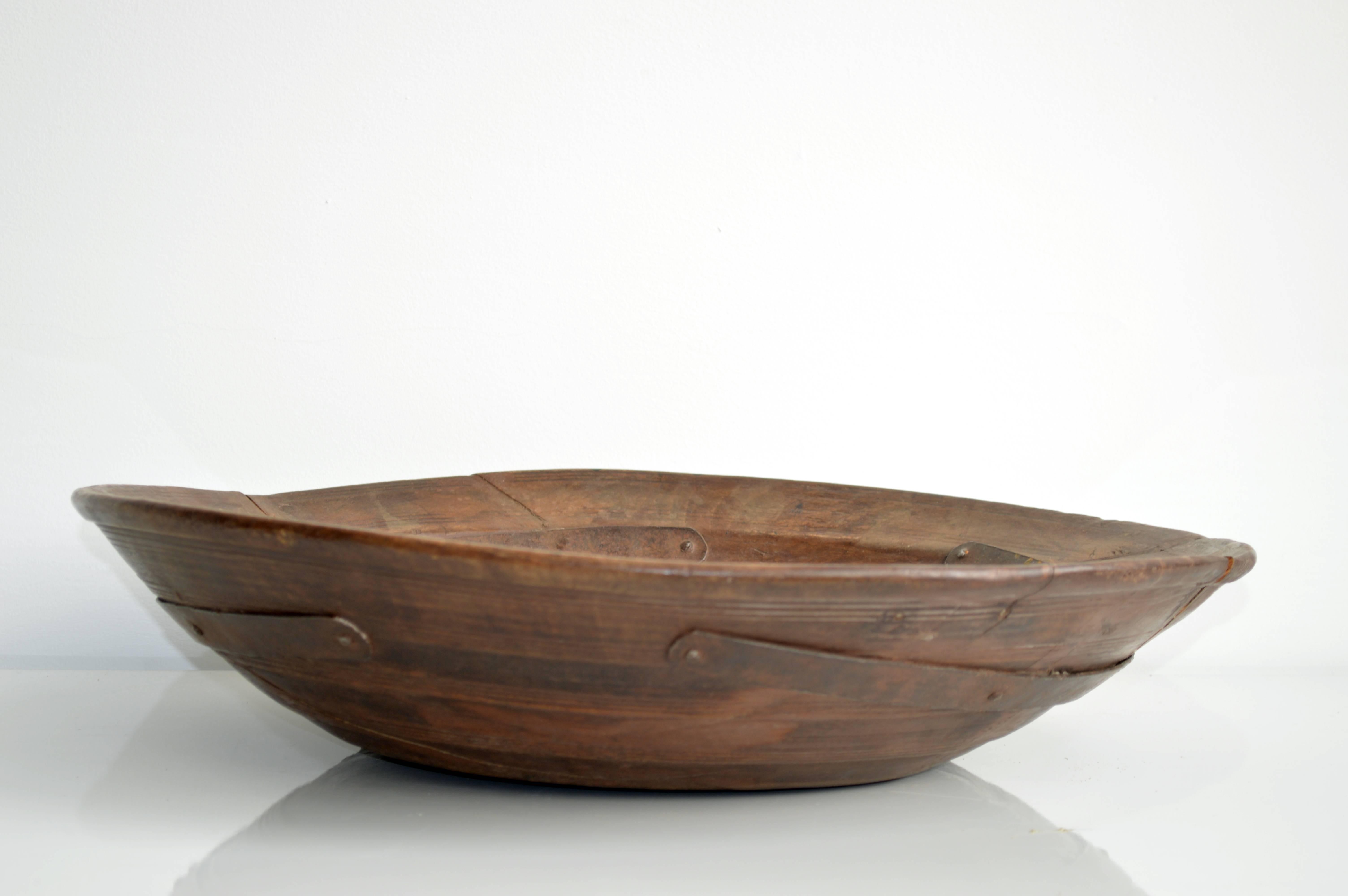 Carved Wood Bowl from Iran In Distressed Condition In New York, NY