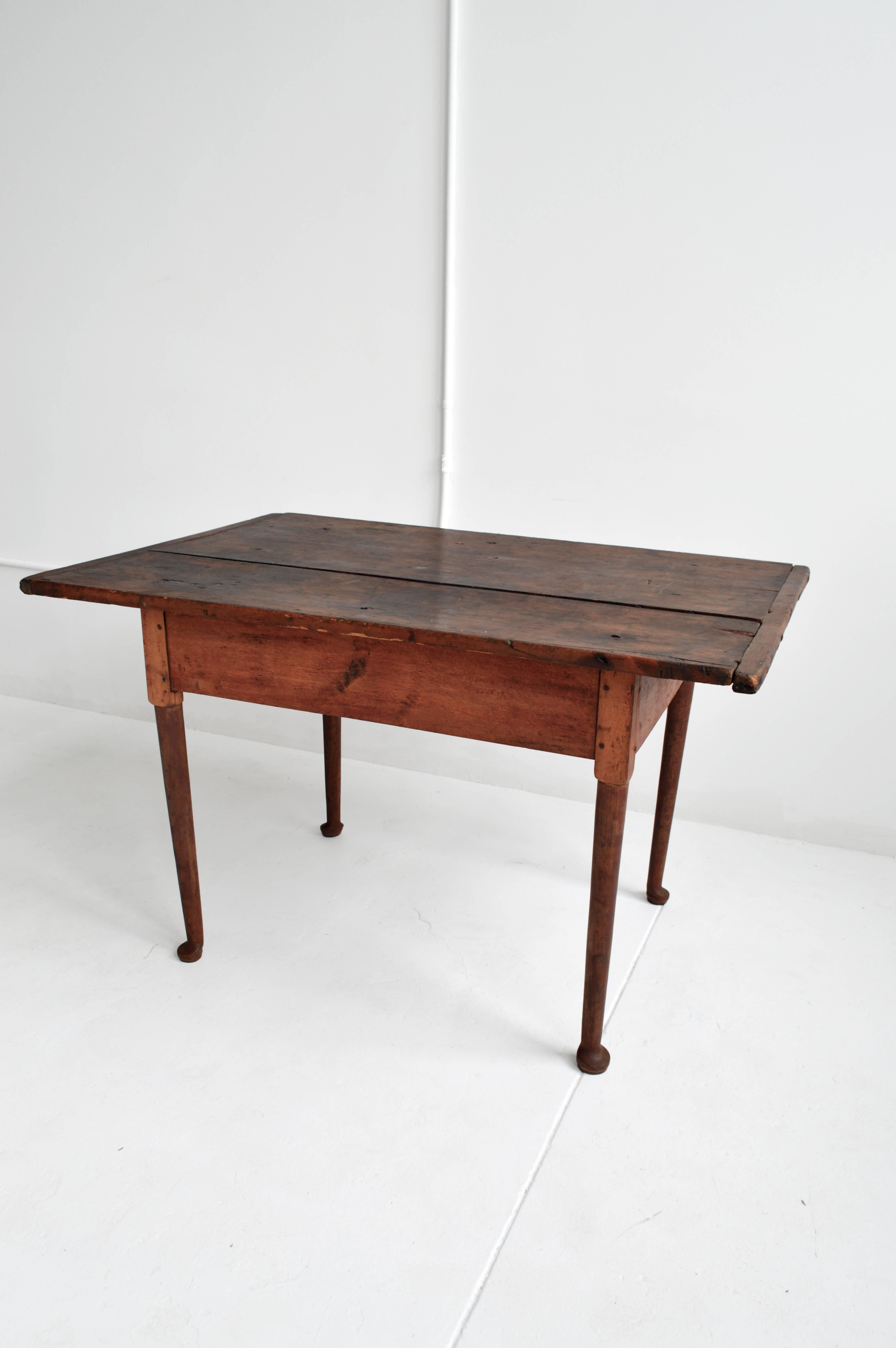 Queen Anne Wood Tavern Table, 18th Century American 2