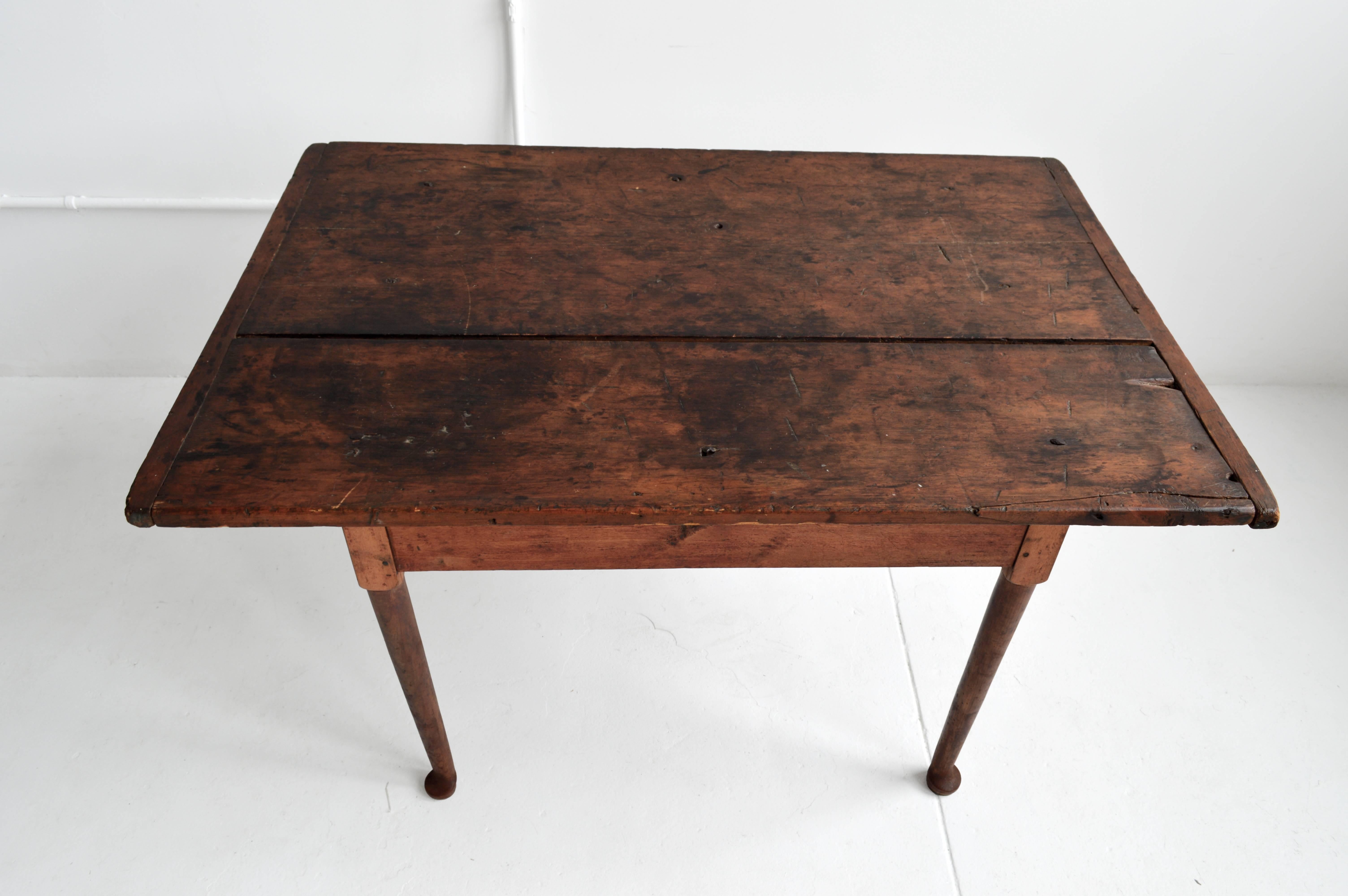Queen Anne Wood Tavern Table, 18th Century American 3