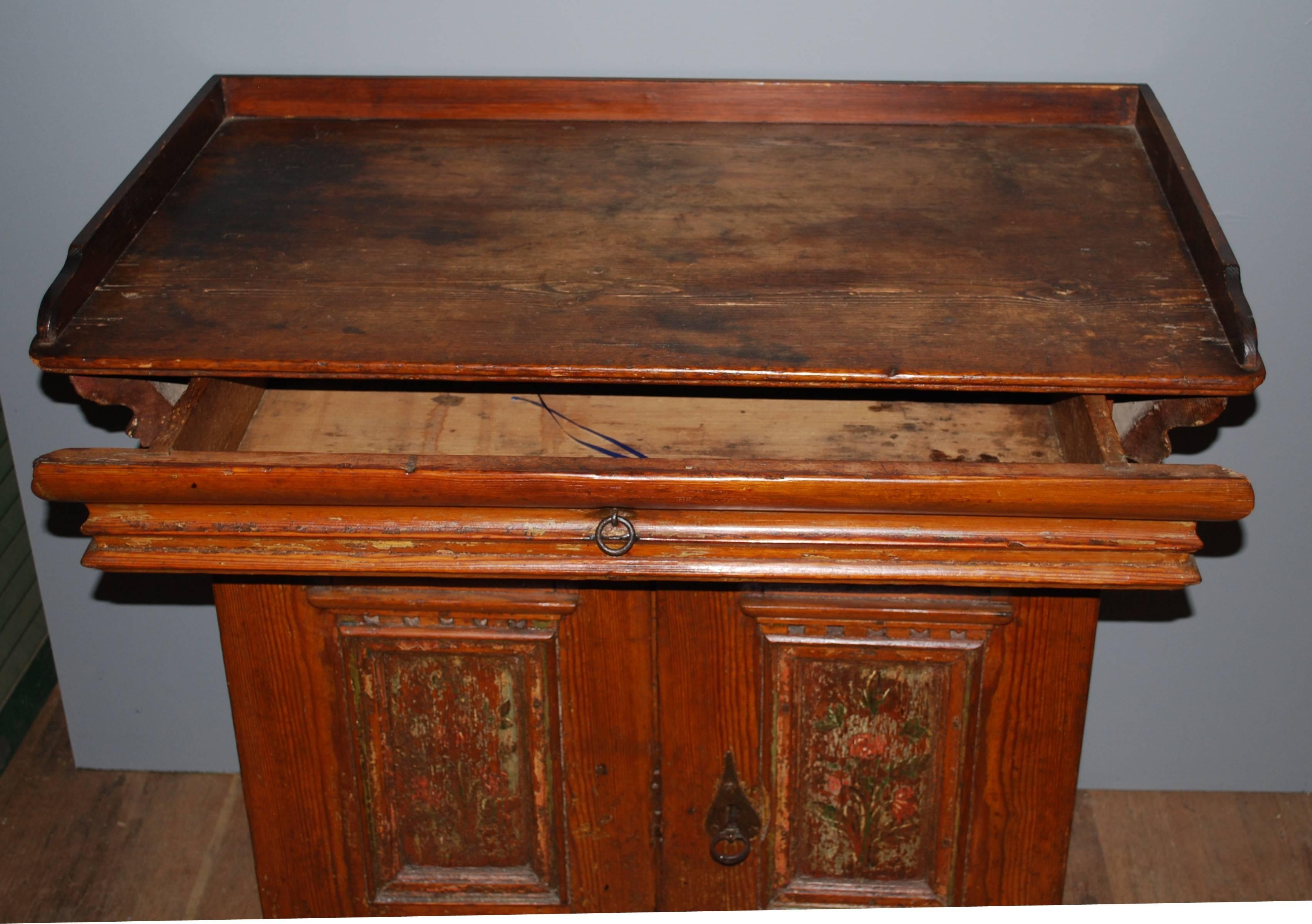 18th Century, Swedish Baroque Painted Sideboard In Good Condition For Sale In BOSTON, MA