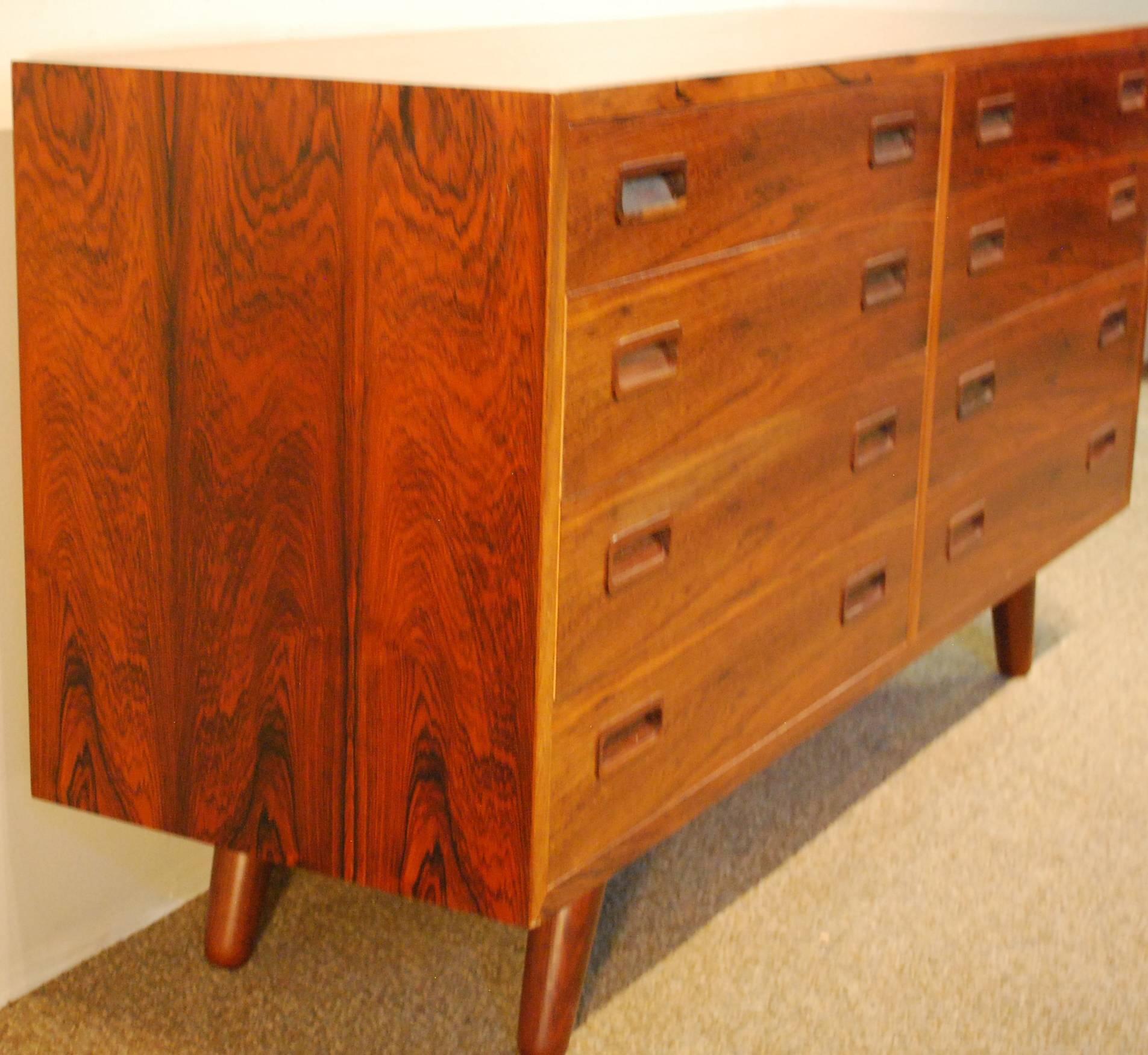 Scandinavian Modern Mid-Century Modern Large Rosewood Eight-Drawer Chest