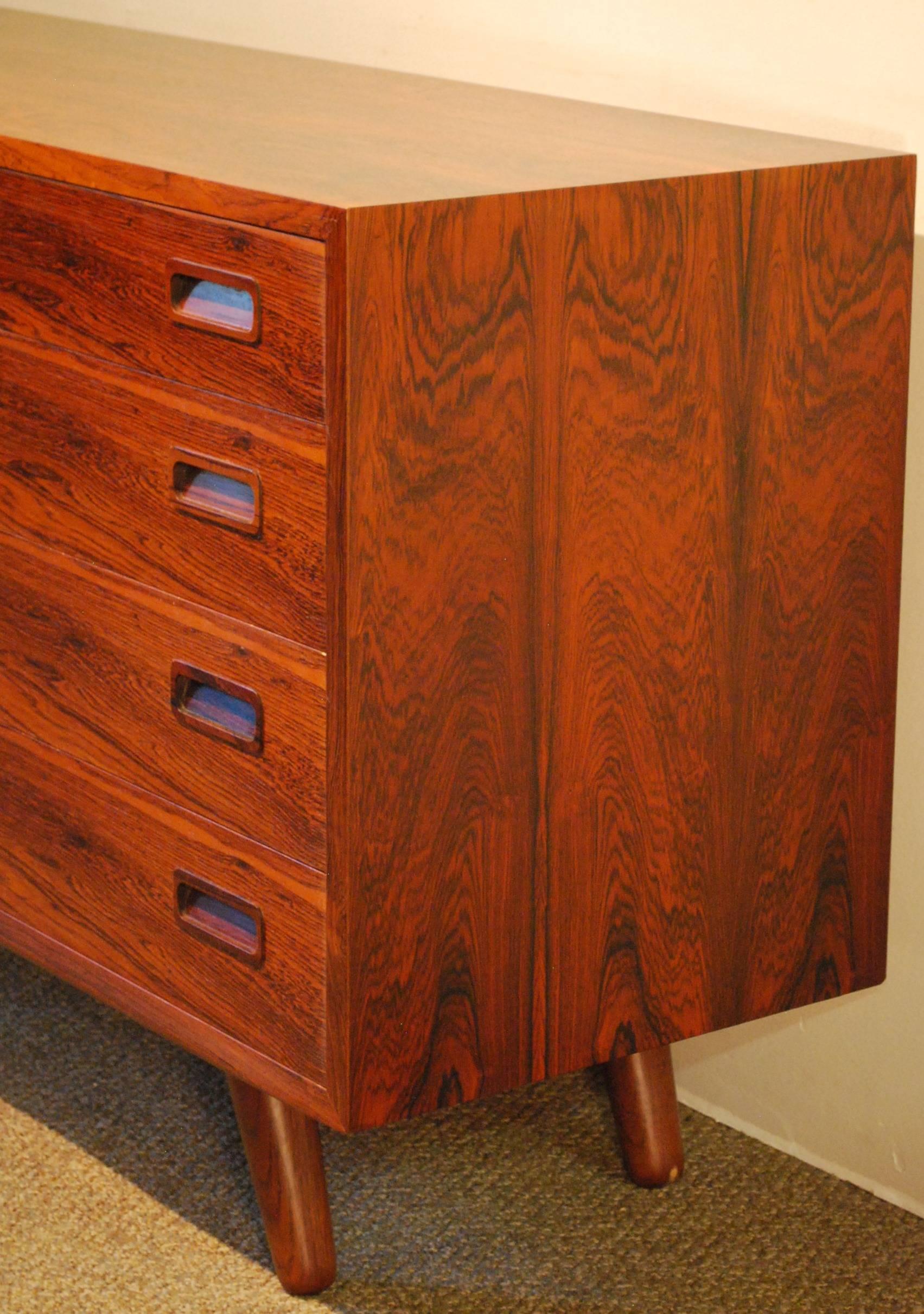 Mid-Century Modern Large Rosewood Eight-Drawer Chest 2