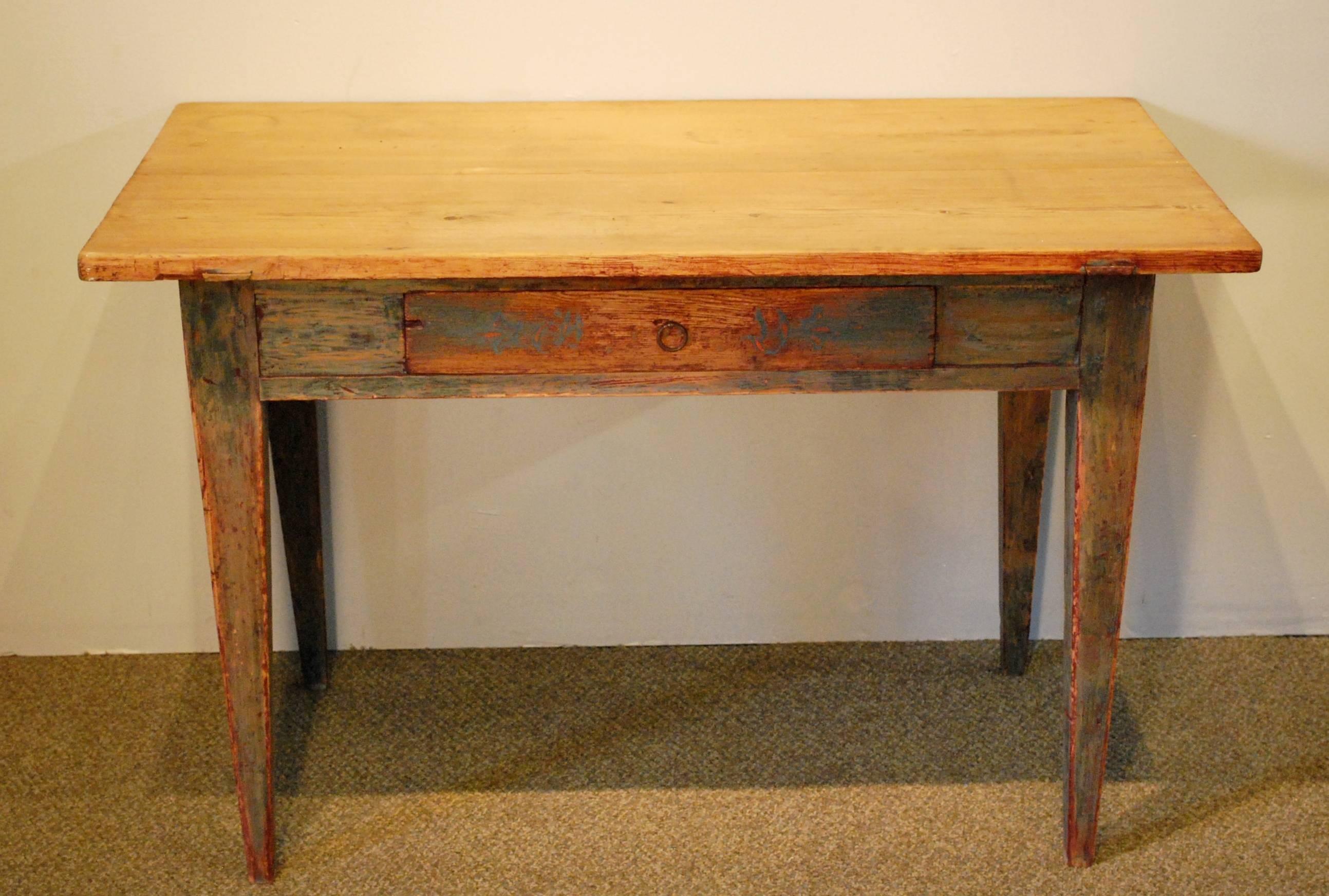 Antique Swedish Painted Writing Table with One Drawer, circa 1830 3