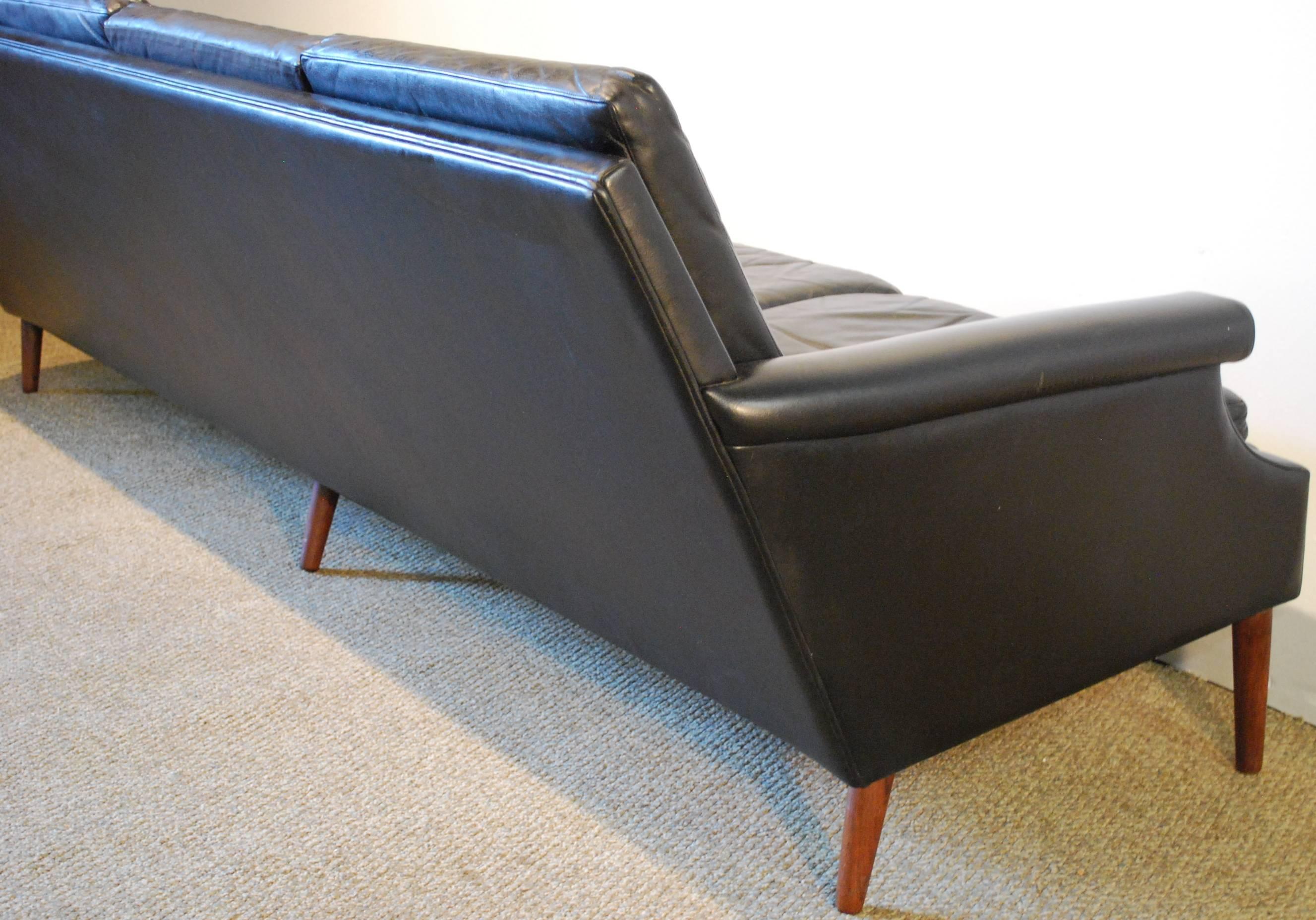 Georg Thams Designed Danish Modern Leather Sofa, circa 1960 For Sale 2