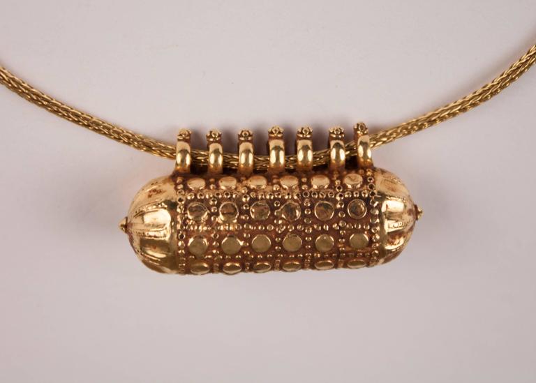 18Karat Gold Indian Amulet Pendant Necklace For Sale at 1stDibs