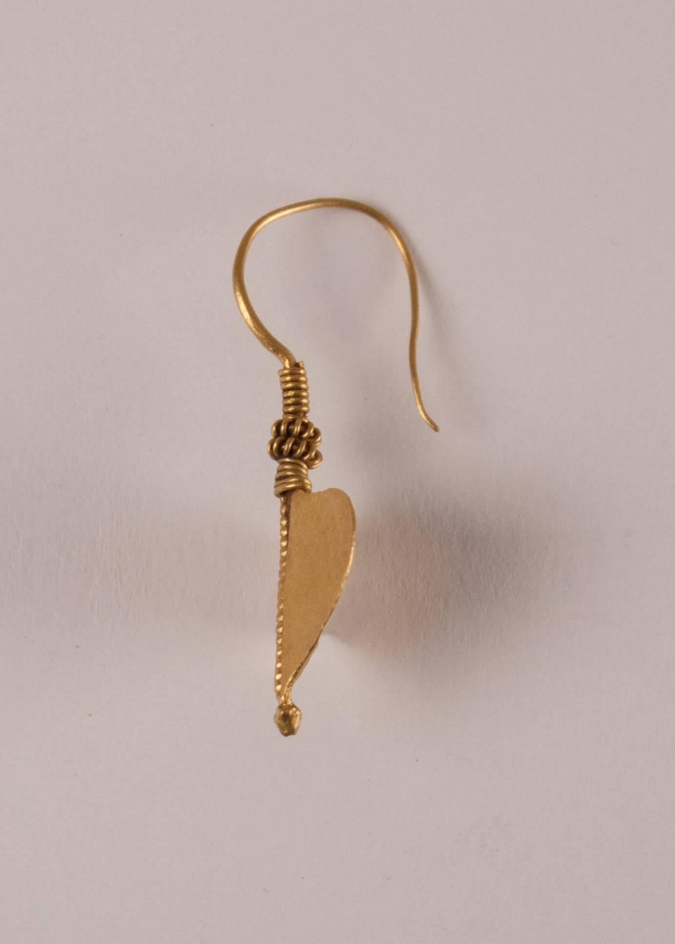 Indian 22-Karat Gold Leaf Dangle Earrings from India For Sale
