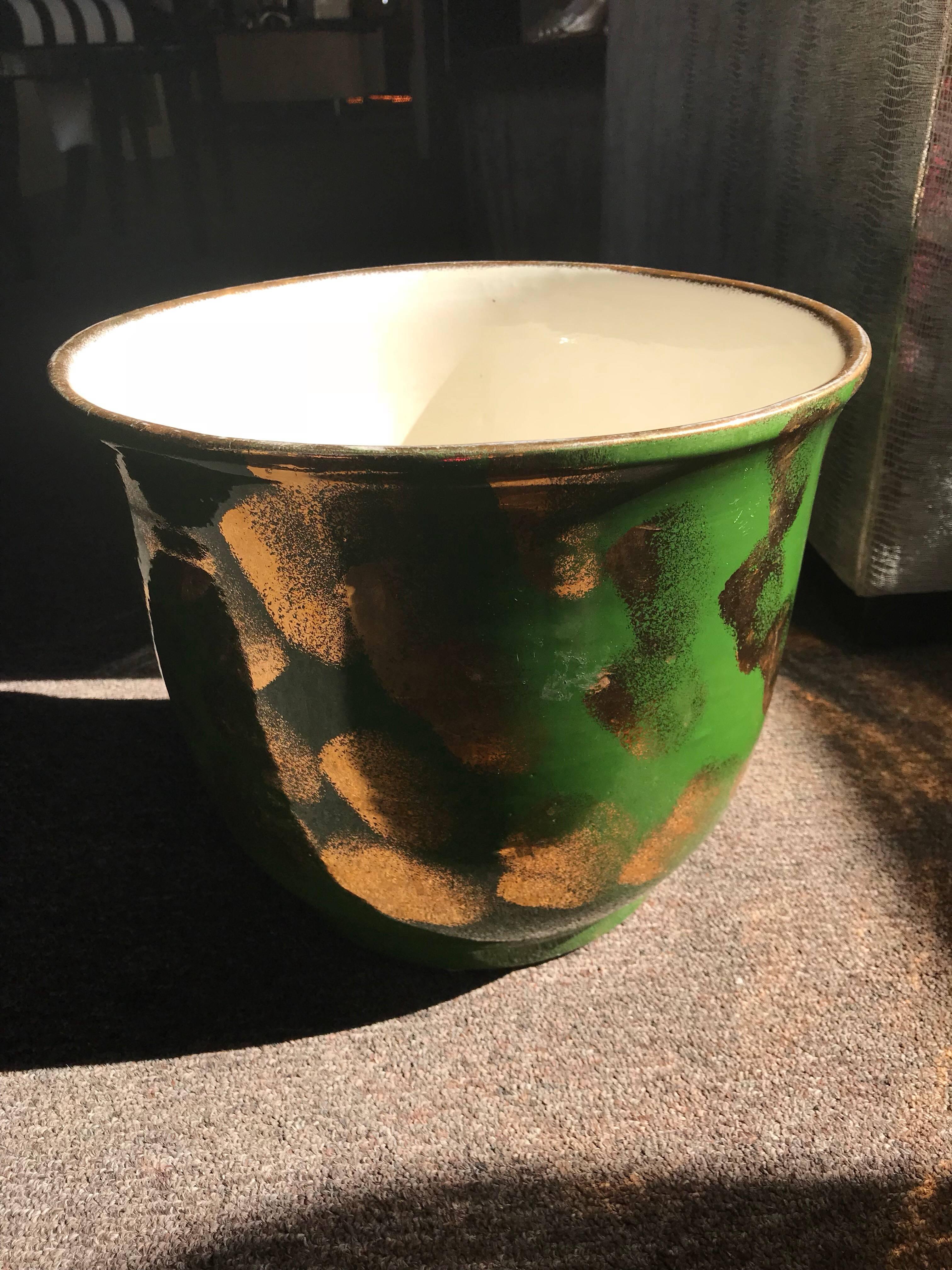 Américain Rare Jardinière en poterie Pacific Vert et Or Métallique en vente