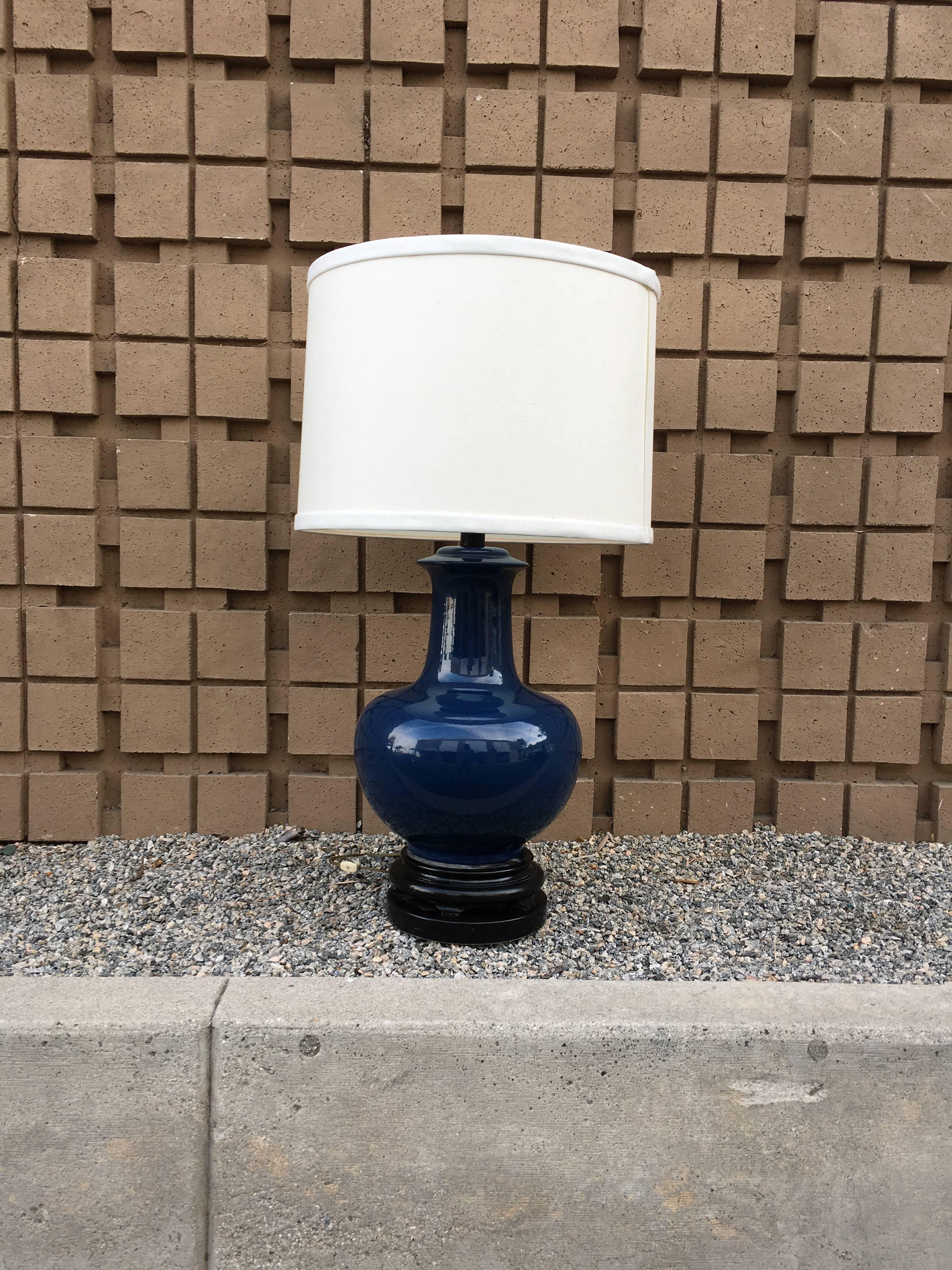 American Large Indigo Ceramic 1960s Mid-Century Modern Stylish Living Room Table Lamp