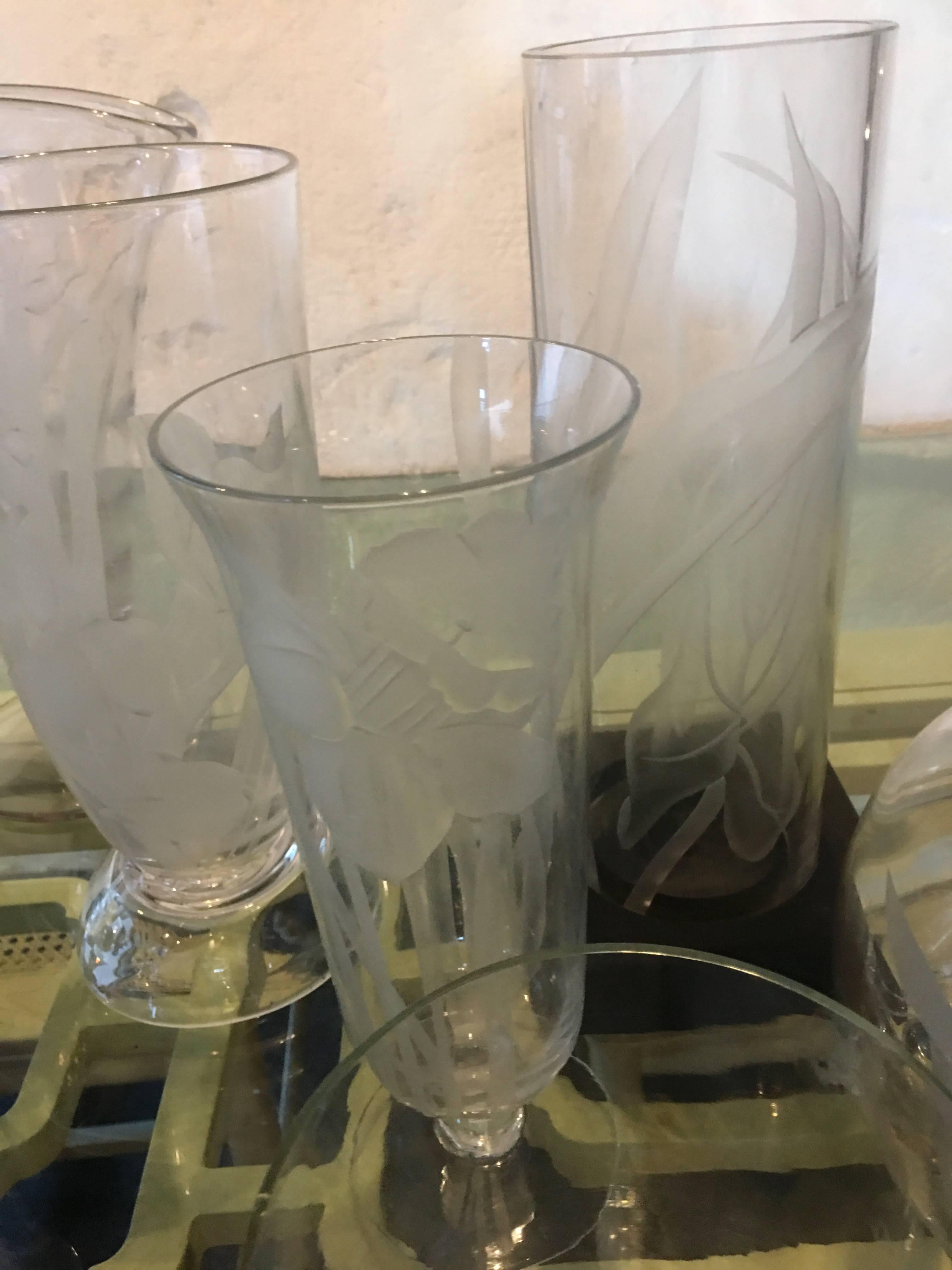 Large 13 Piece Collection of Dorothy Thorpe Floral Etched Glass Vases In Excellent Condition In Palm Springs, CA