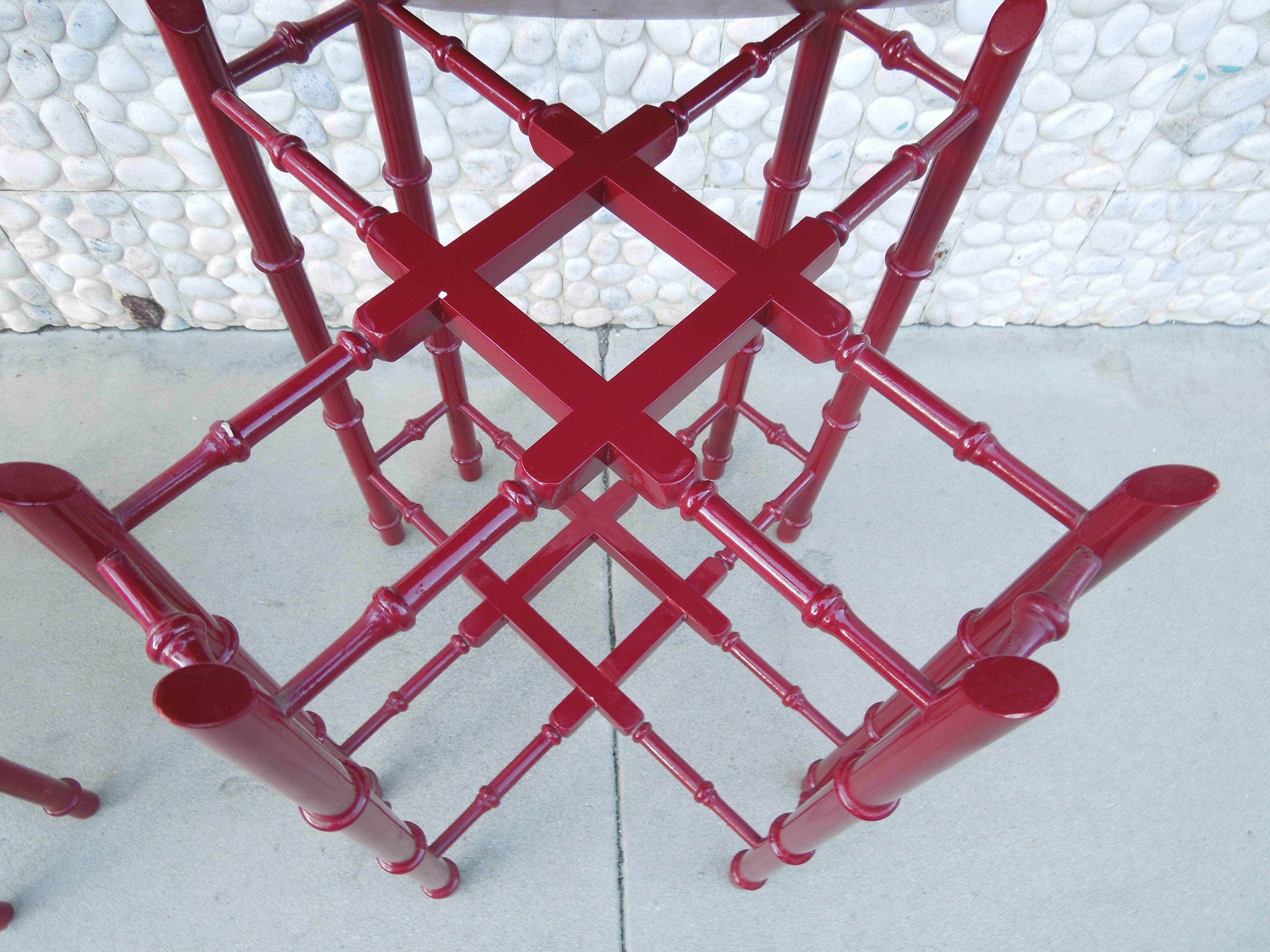 Pair of Mid-Century Cinnabar Lacquer Side Tray Tables In Good Condition In Palm Springs, CA