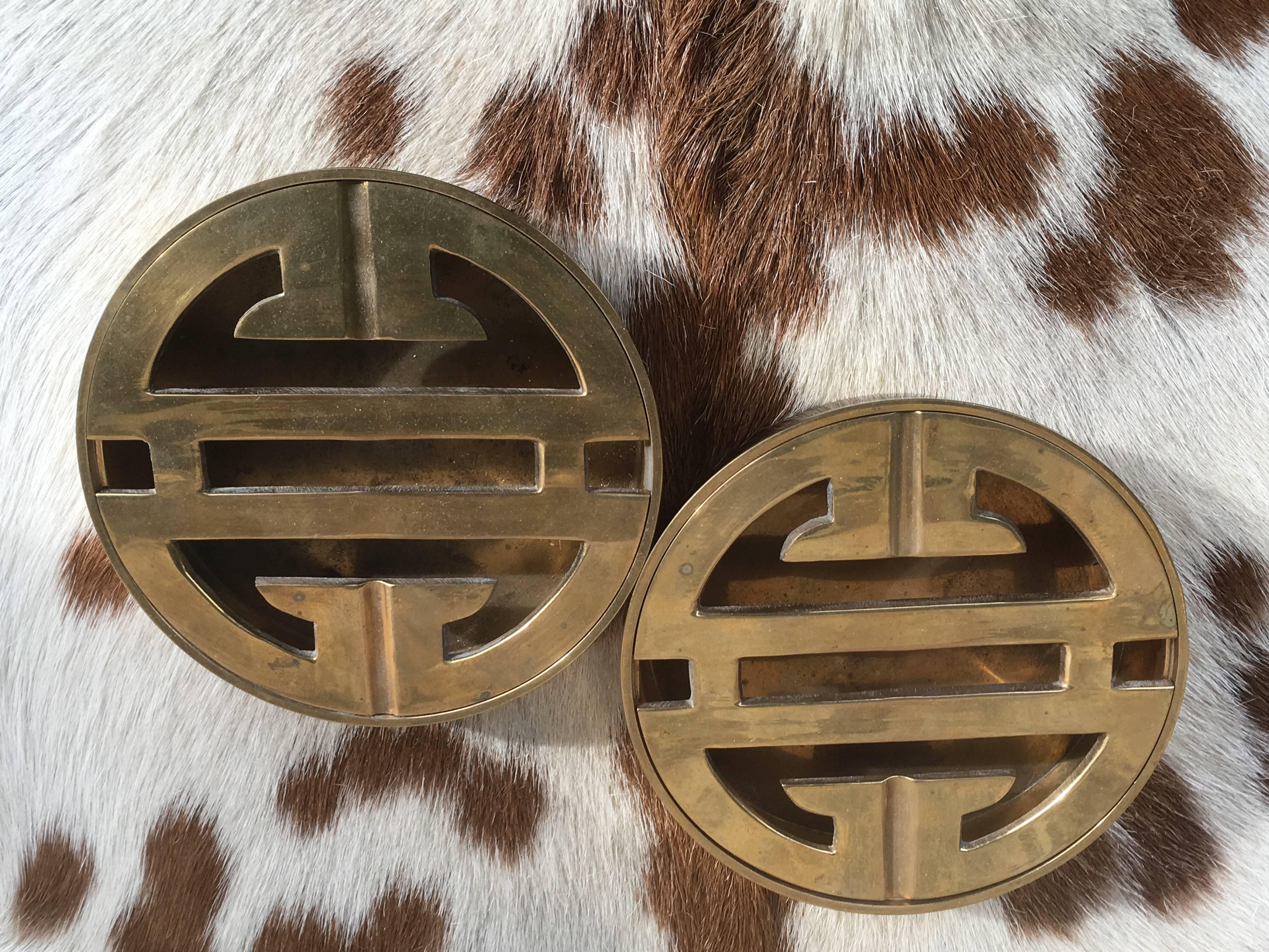 Rare Pair of Mid-Century Chinoiserie Brass Ash Recievers 1