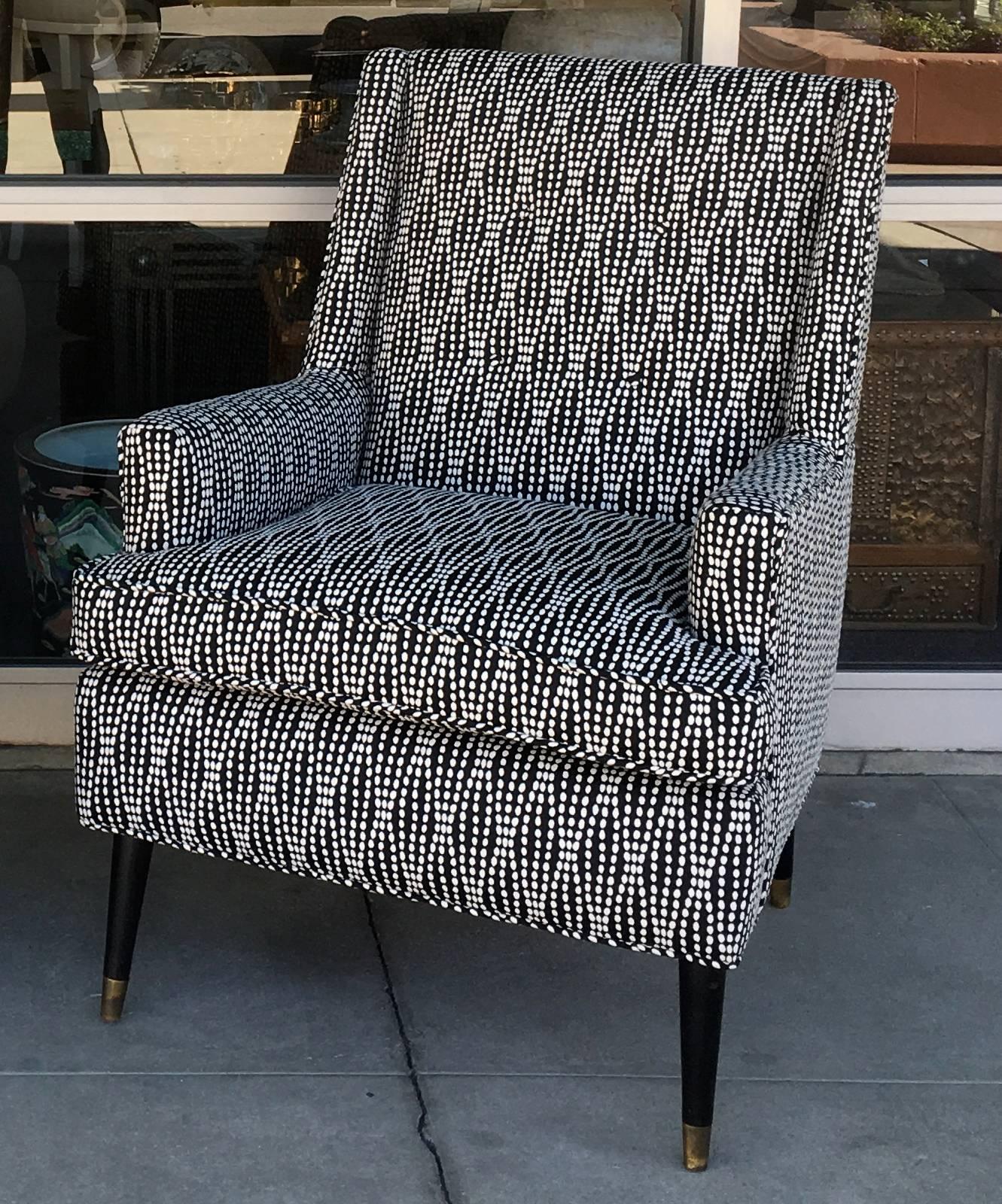 Pair Mid-Century Modern His and Hers Easy Chairs in New Black and White Jacquard In Excellent Condition In Palm Springs, CA