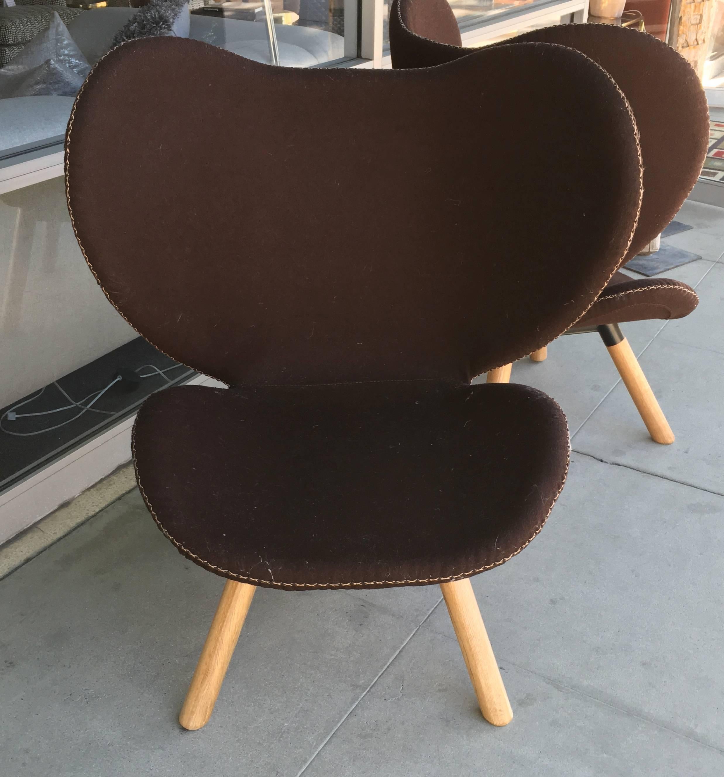 Contemporary Pair of Mid-Century Modern Denmark Designed Brown Wool Easy Chairs