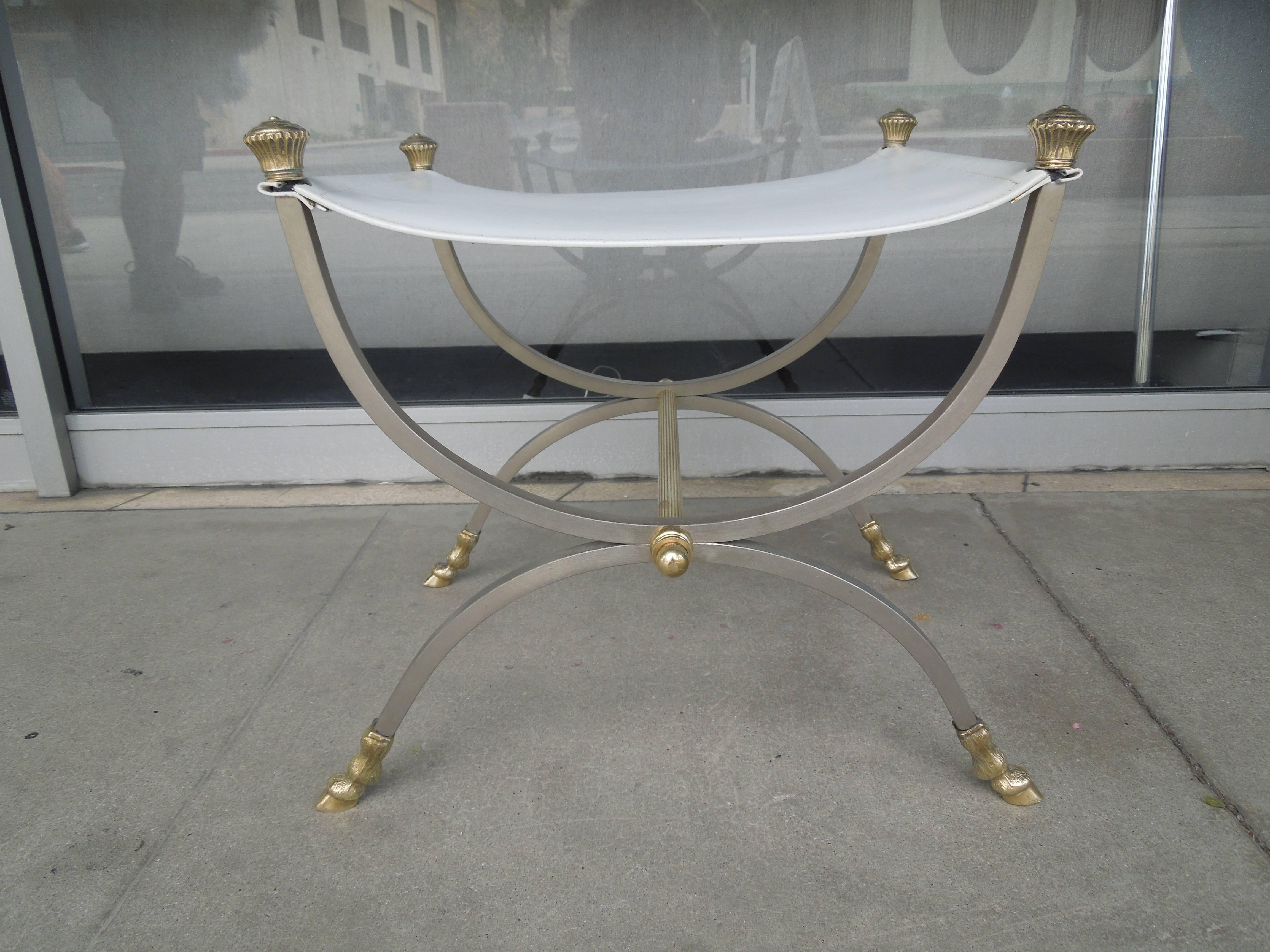 Vintage Italian Vanity Bench with Brass Hoof Feet in the Style of Jansen In Good Condition In Palm Springs, CA
