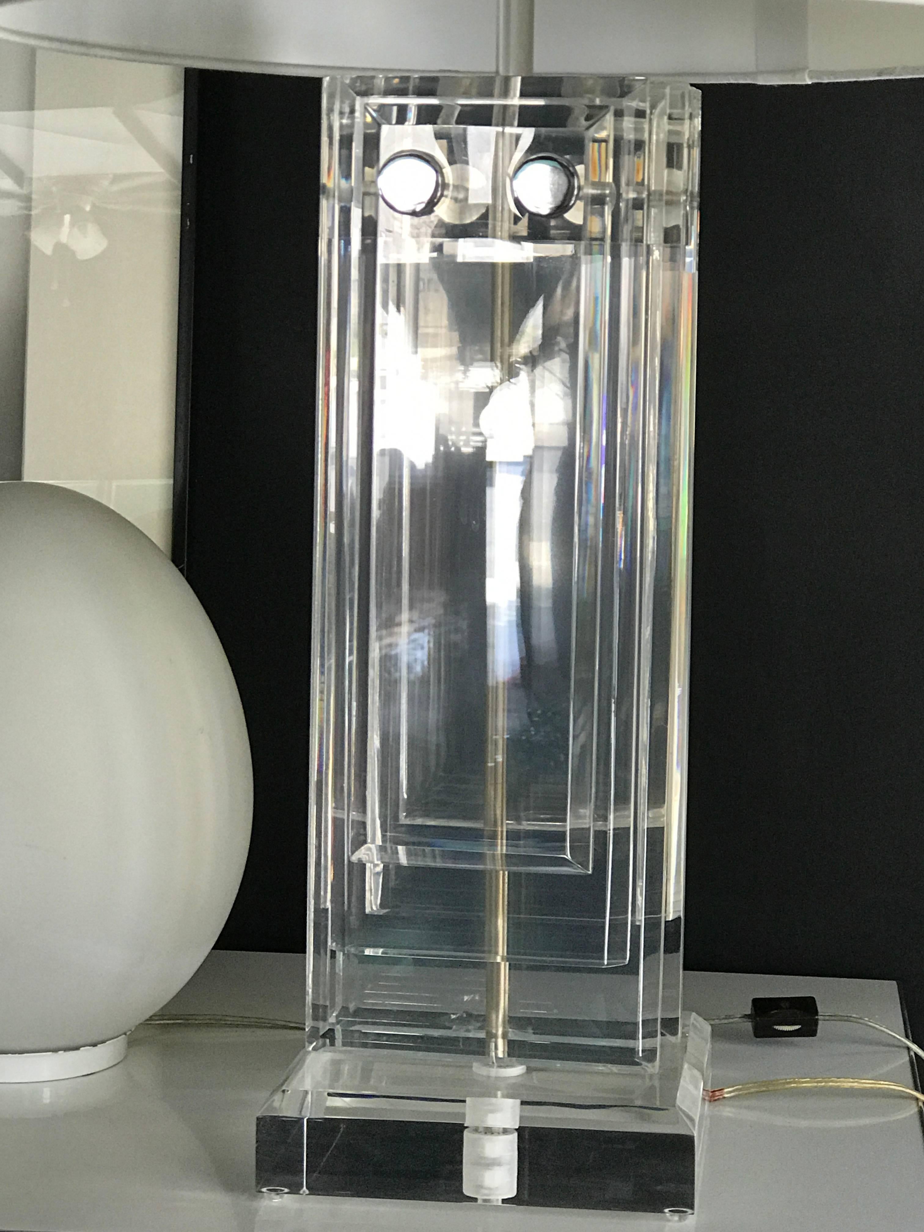 Large 1970s Modern Lucite and Chrome Table Lamp In Excellent Condition In Palm Springs, CA