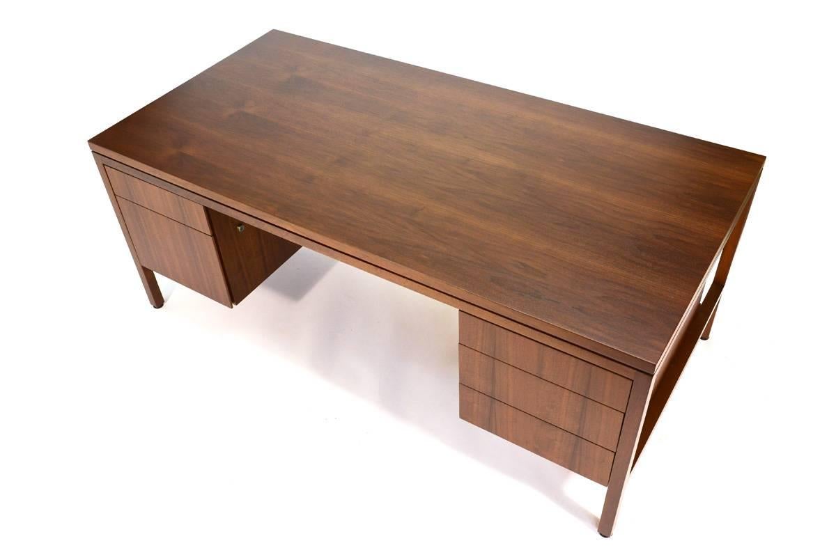 Large Walnut Executive Desk in the Style of Jens Risom In Excellent Condition In Long Beach, CA