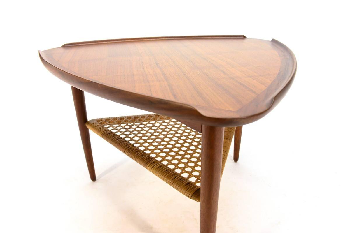 Triangular Side Table by Poul Jensen for Selig In Excellent Condition In Long Beach, CA