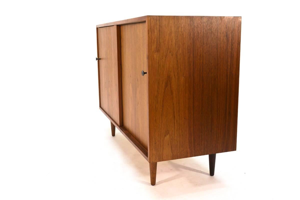 20th Century Small Walnut Credenza by Milo Baughman for Glenn of California