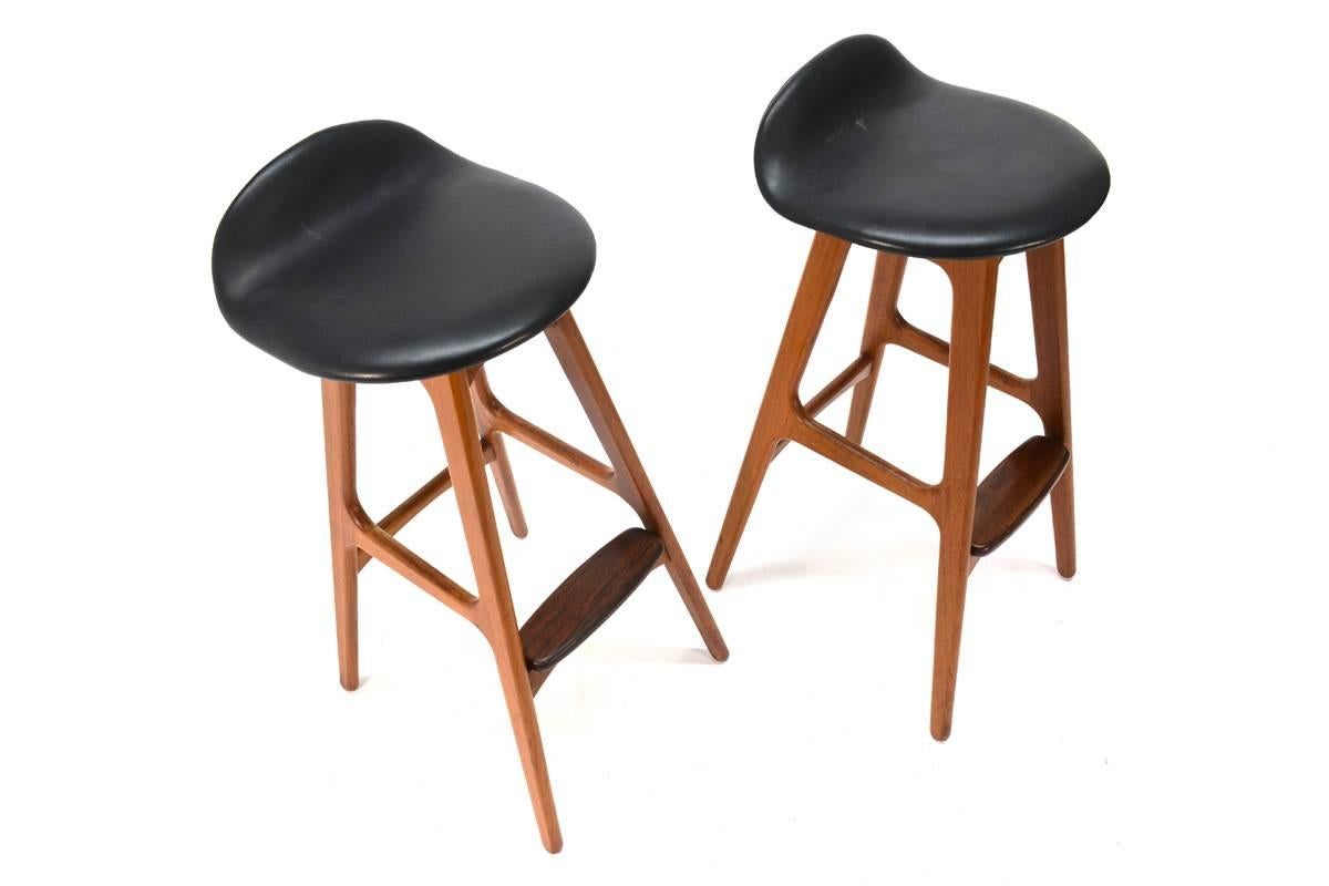 Pair of Erik Buck OD61 Bar Stools In Good Condition In Long Beach, CA