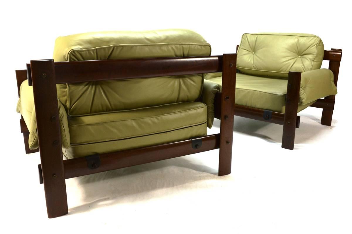 20th Century Pair of Brazilian Leather Lounge Chairs by Percival Lafer