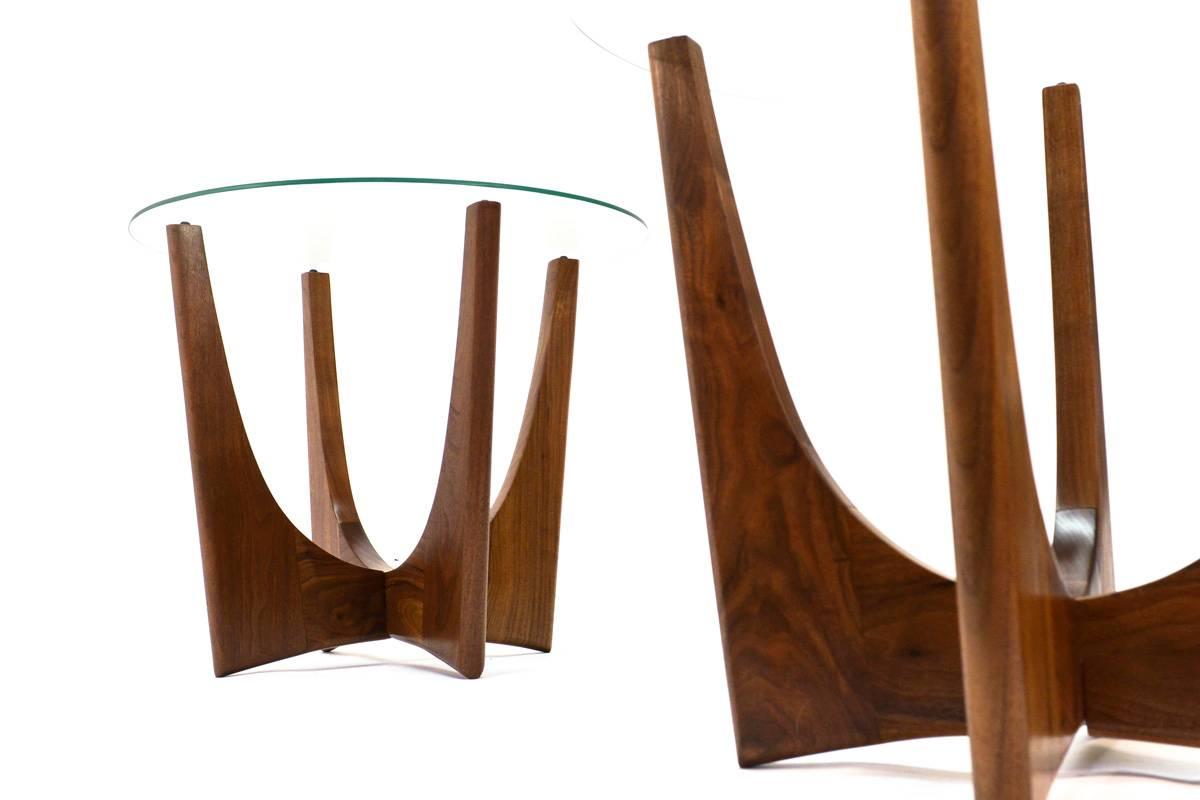 Pair of Sculptural Walnut Side Tables by Adrian Pearsall In Good Condition In Long Beach, CA