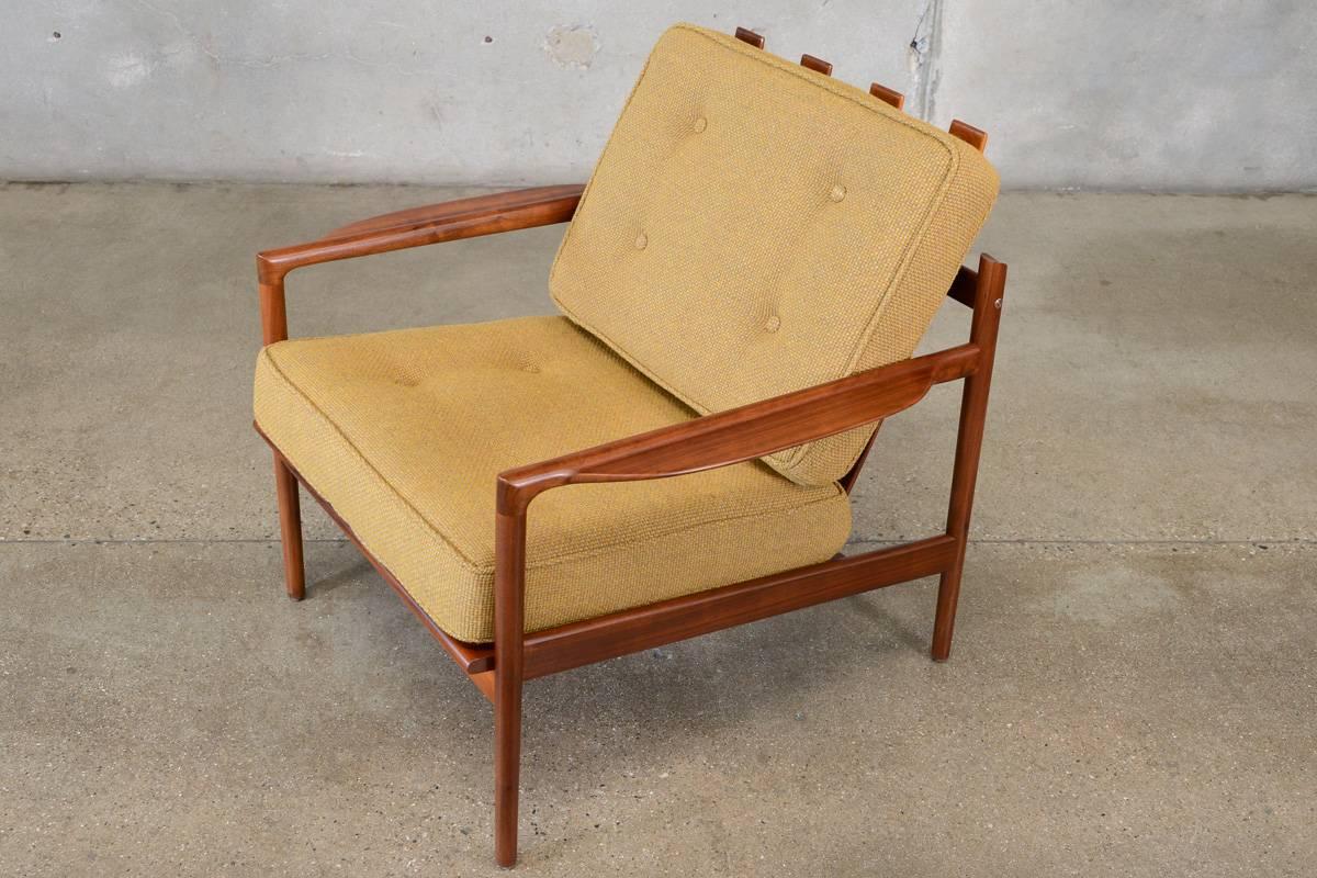 Picket Back Walnut Lounge Chair by Kofod Larsen for Selig In Excellent Condition In Long Beach, CA