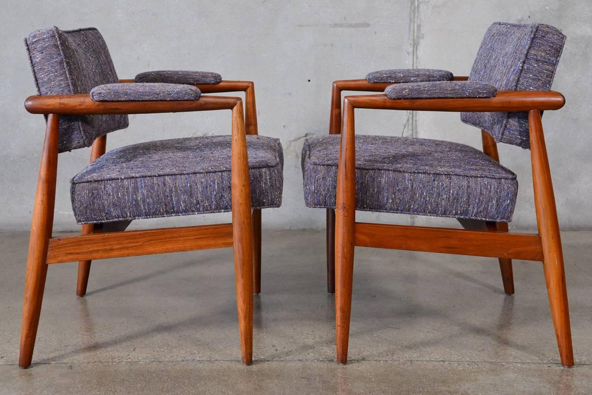 Pair of Walnut Robsjohn-Gibbings Style Armchairs In Good Condition For Sale In Long Beach, CA