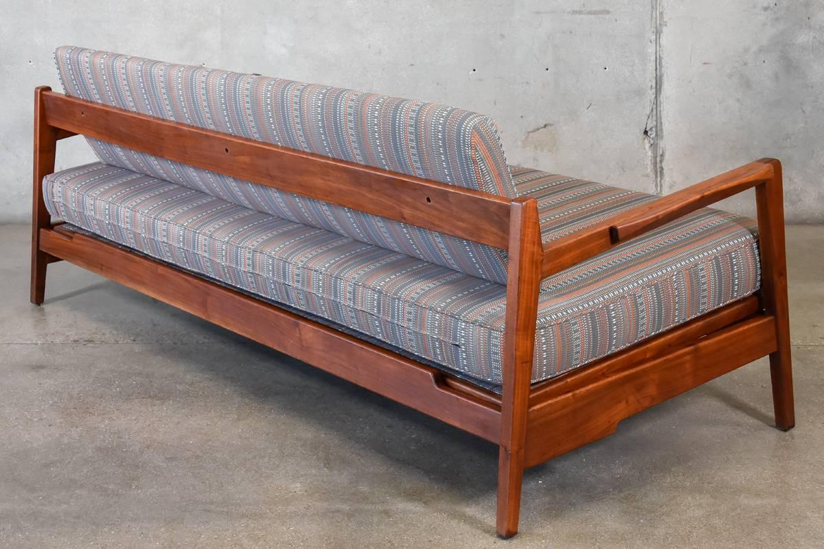 Rare Walnut Daybed by Jens Risom For Sale 2