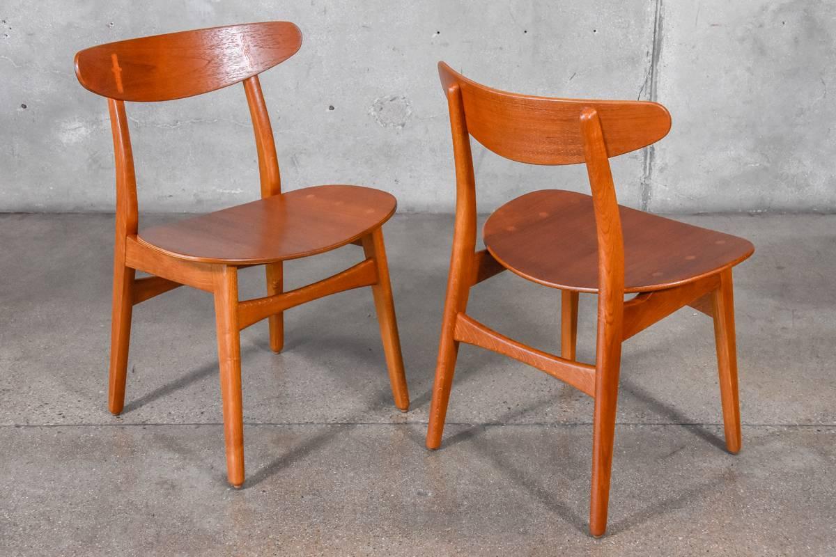 20th Century Set of Eight Hans Wegner CH-30 Dining Chairs For Sale