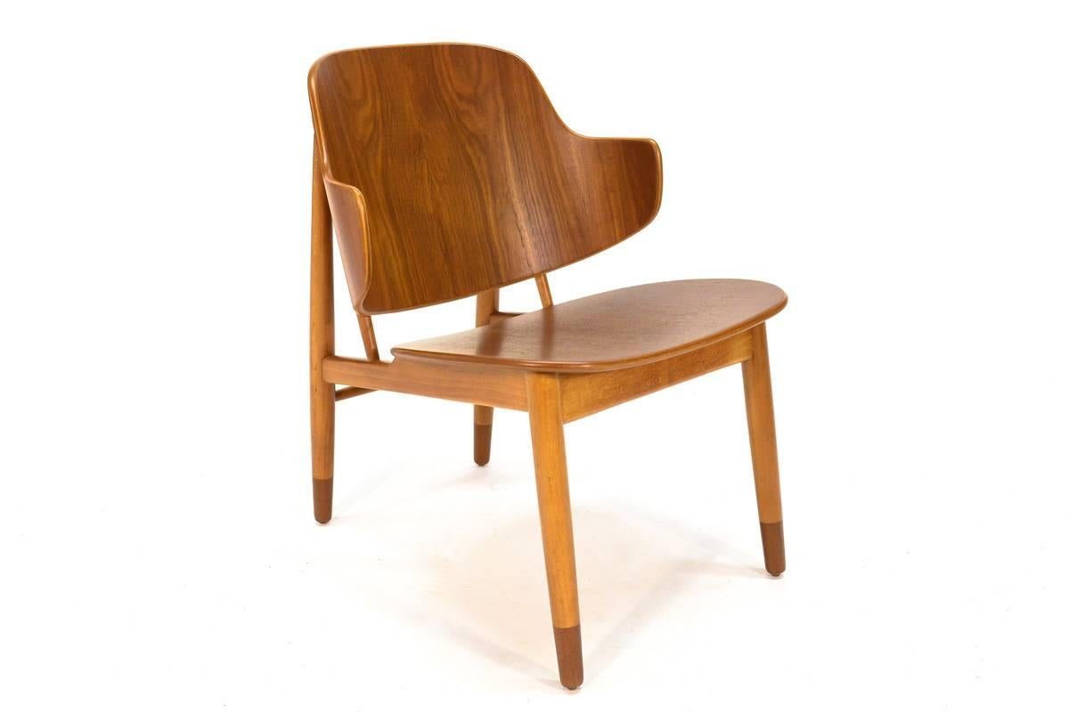 Pair of Teak Shell Lounge Chairs by Kofod Larsen For Sale 2
