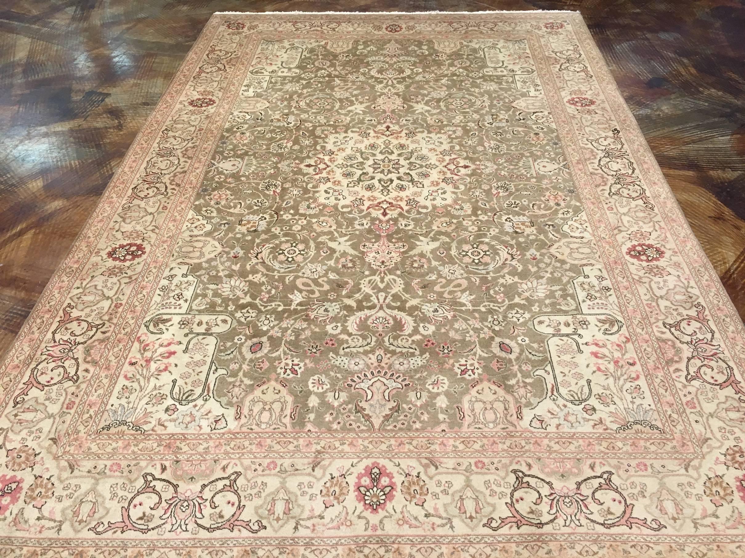 Persian Masters Tabriz 20th Century Oriental Rug In Excellent Condition For Sale In Katy, TX
