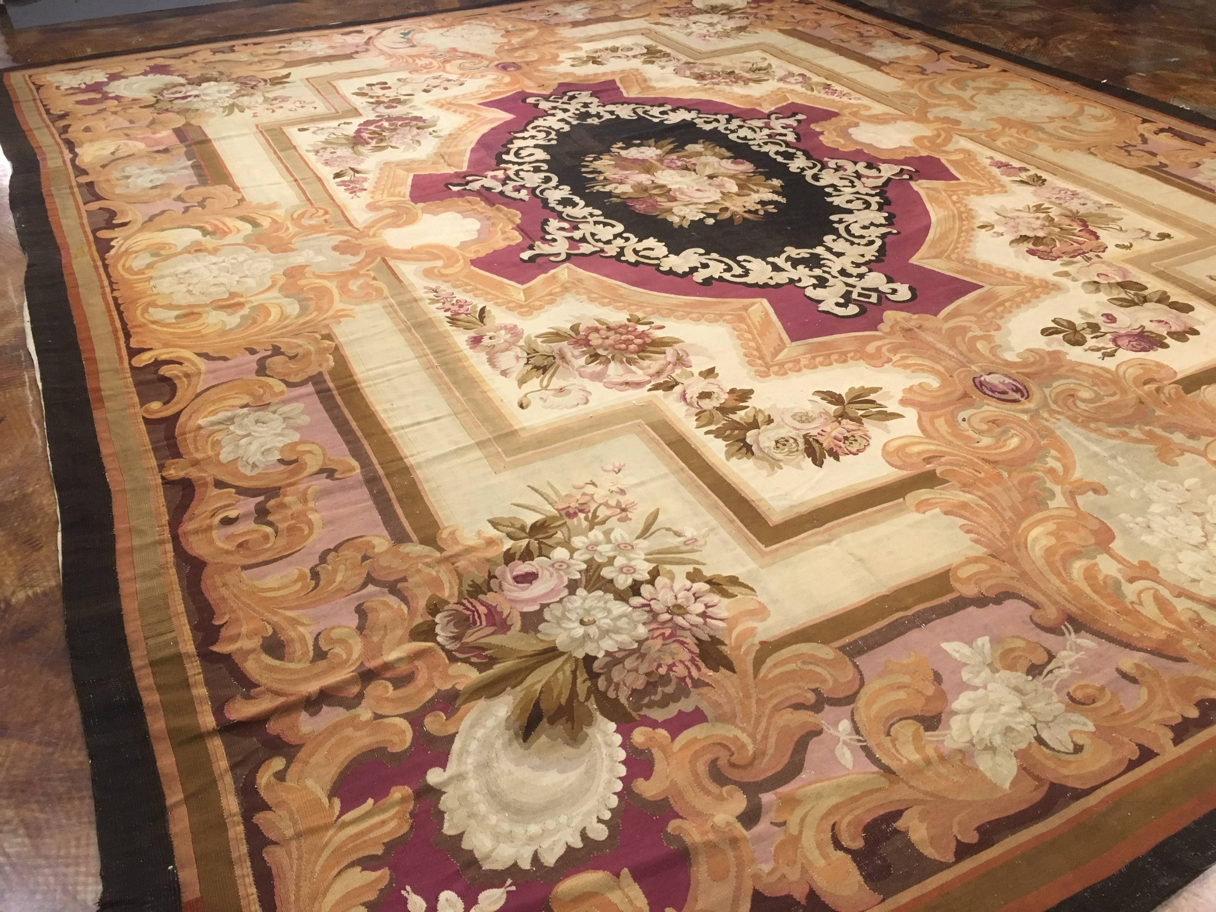 18th Century Aubusson Carpet Louis XV In Good Condition For Sale In Katy, TX