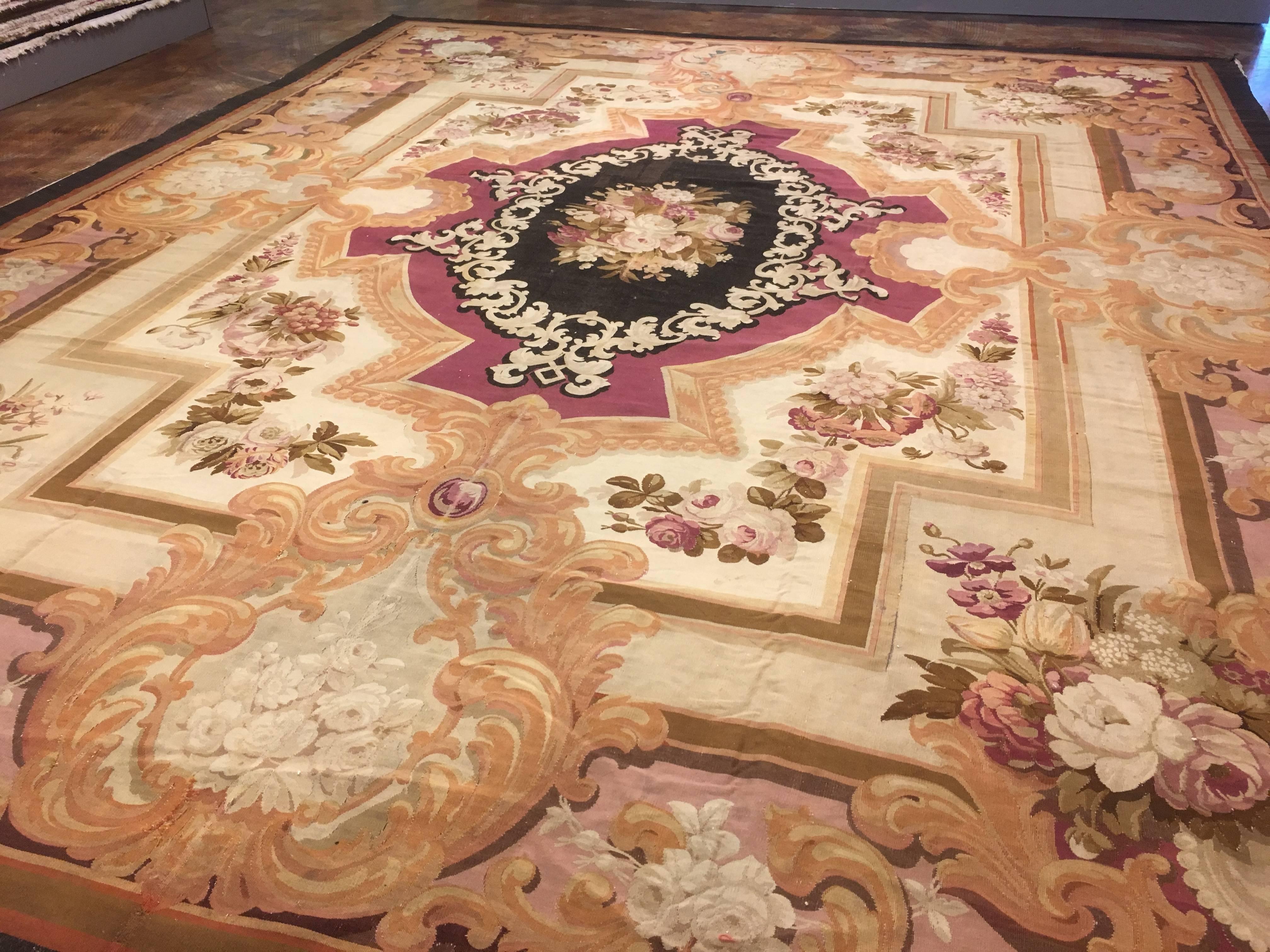 18th Century Aubusson Carpet Louis XV For Sale 1