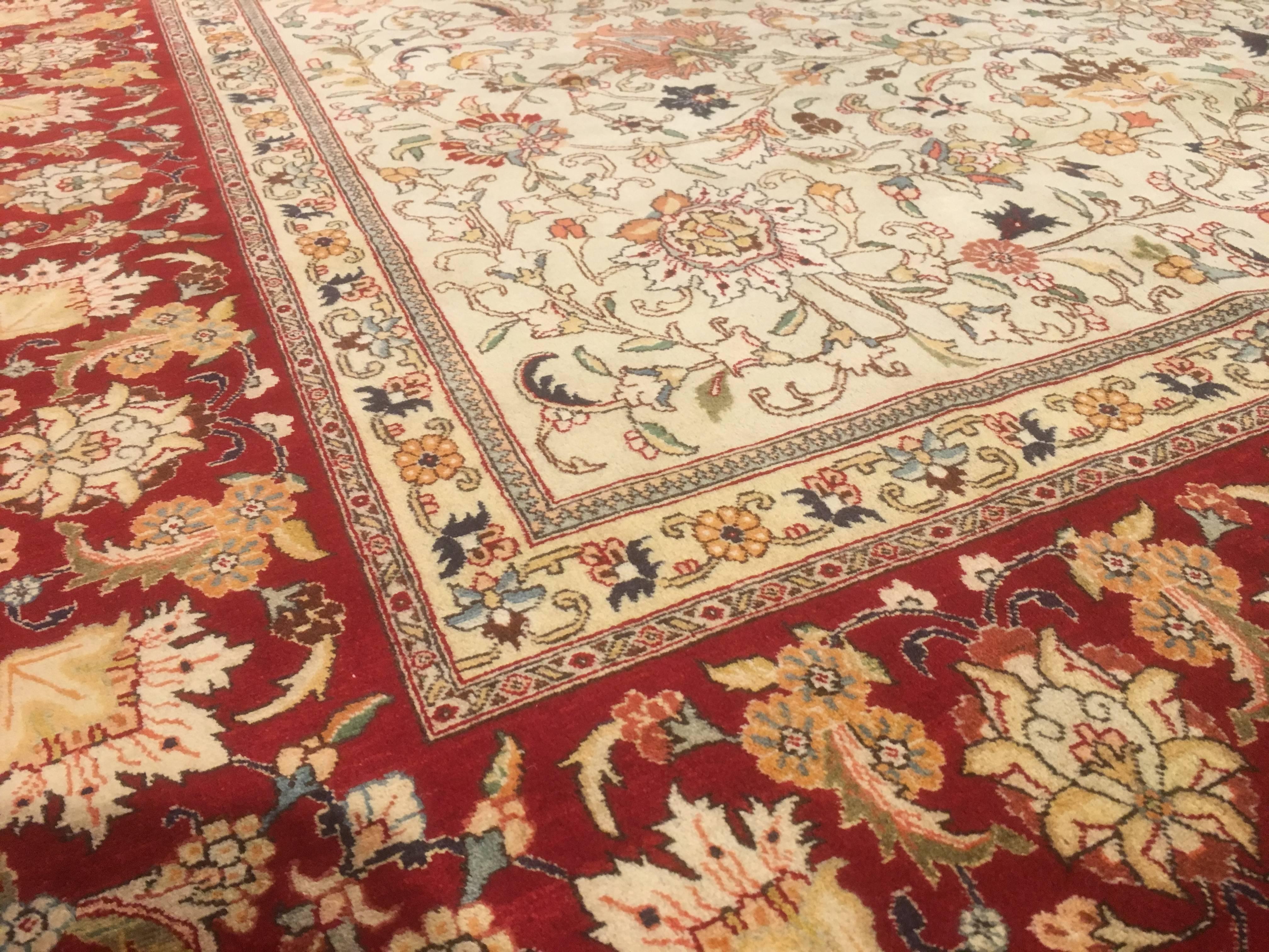 Persian Tabriz 20th Century Square Oriental Rug In Good Condition For Sale In Katy, TX