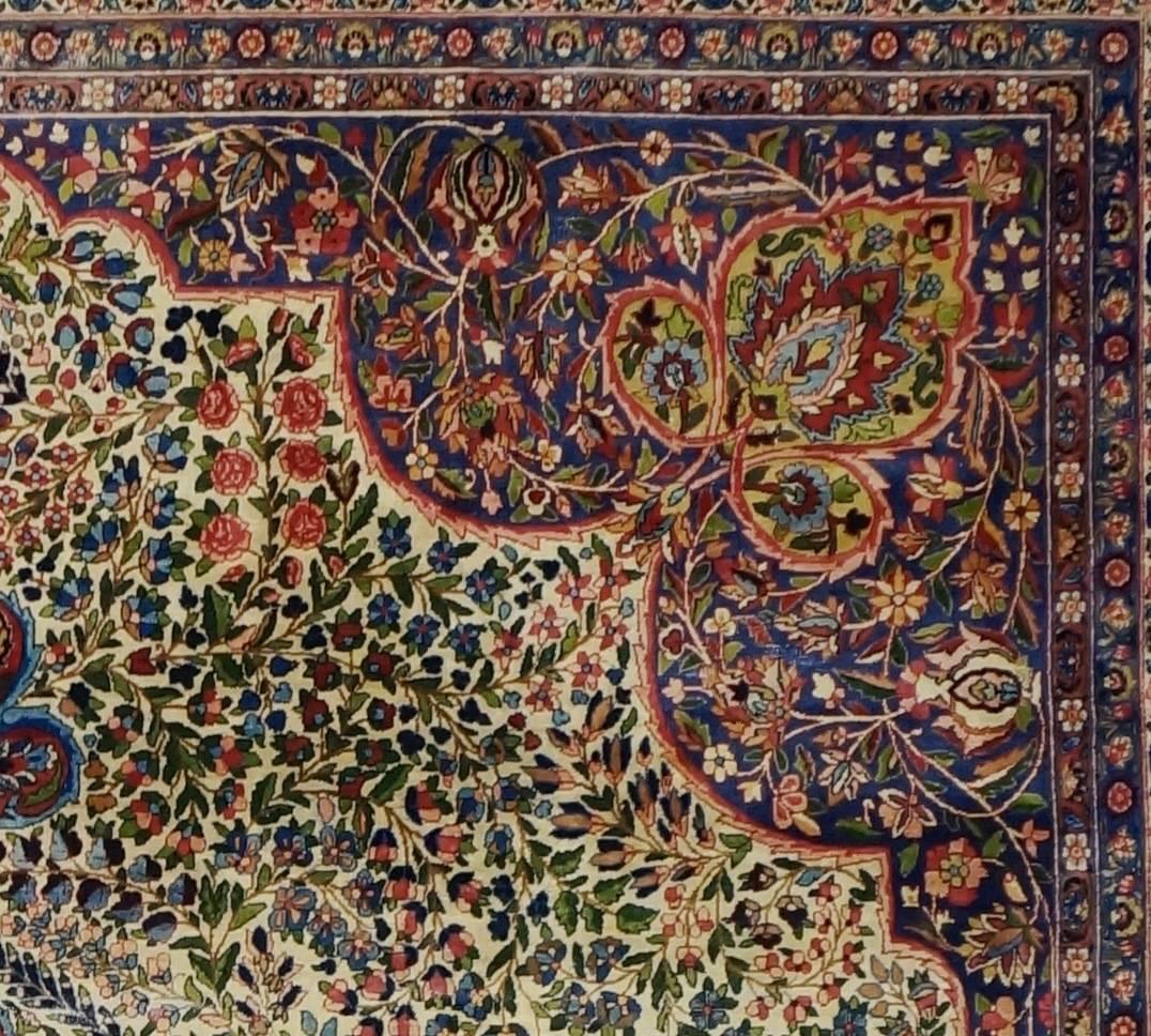 Persian Kerman Lavar First Quarter of the 20th Century Oriental Rug In Distressed Condition For Sale In Katy, TX