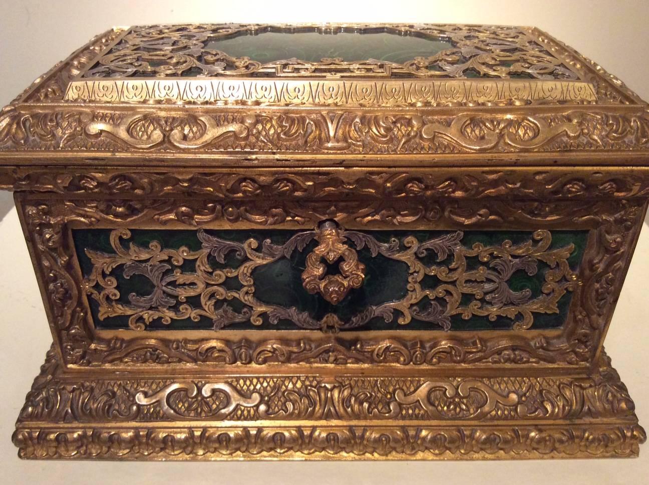 Small Napoleon III Jewelry Box in Renaissance Style in Gilt Bronze and Silver 1