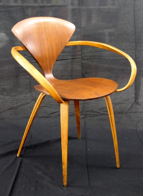 Midcentury Walnut and Beech Armchair by Cherner In Good Condition In Belmont, MA