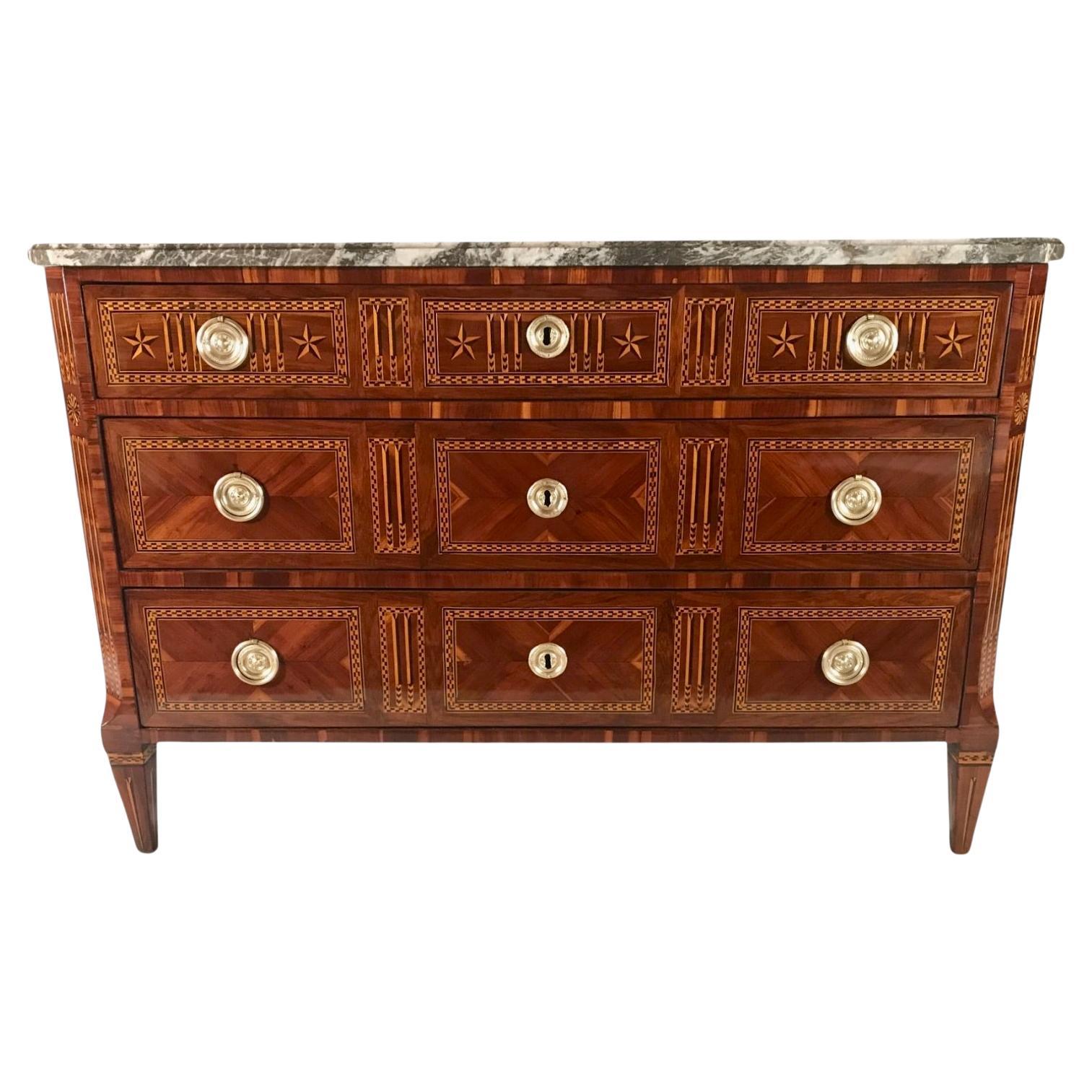 Original neoklassizistische Kommode mit Marmorplatte, Frankreich 1780 im Angebot