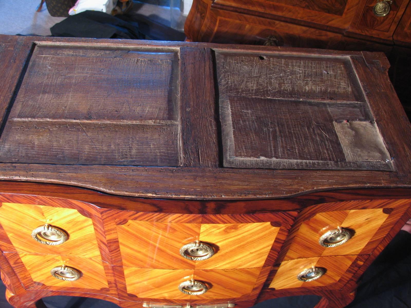 Kingwood 18th Century Transition Commode