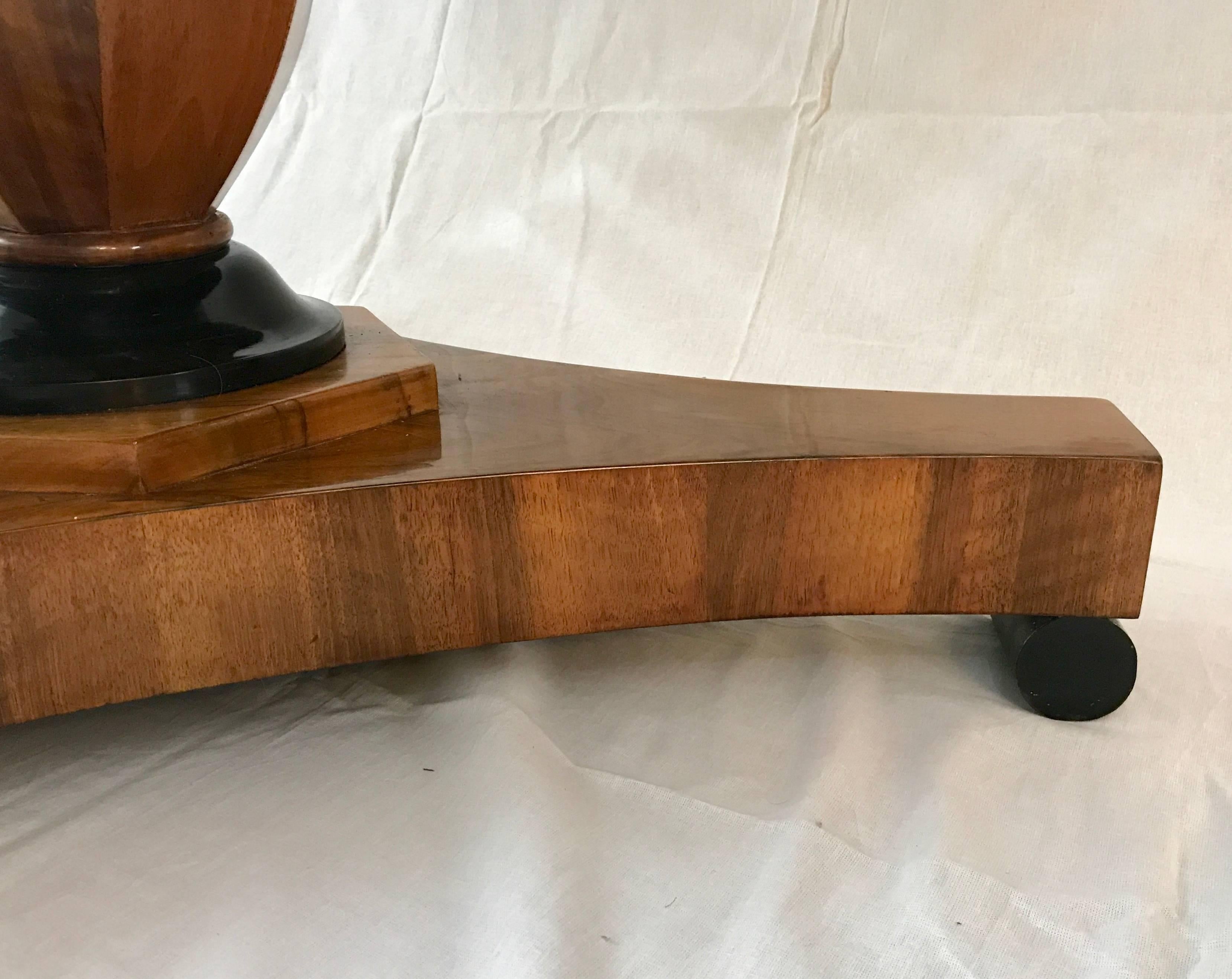 Biedermeier Table, Germany, 1820 In Excellent Condition In Belmont, MA