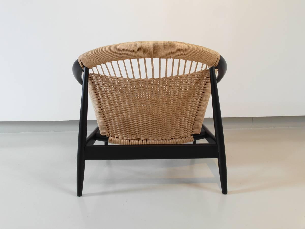 Gorgeous Danish modern Ringstol chair by Illum Wikkelsø for Niels Eilersen, Denmark, circa 1950. 

The chair is marked with a red 