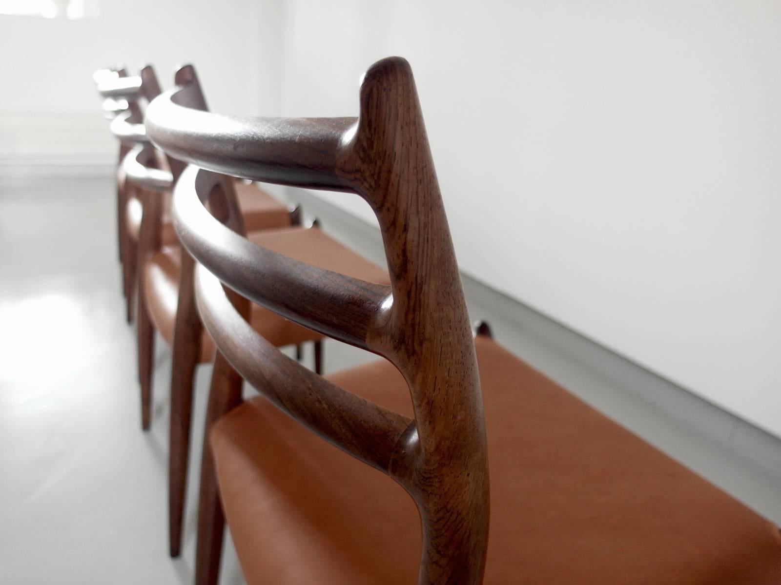 Niels Otto Møller Set of Four Rosewood Model 78 Dining Chairs Cognac Leather 2