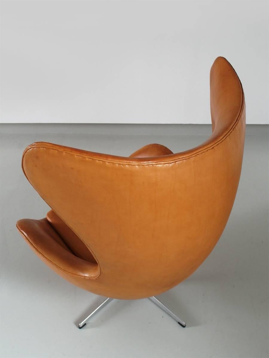 Danish Cognac Leather Egg Chair by Arne Jacobsen for Fritz Hansen, Denmark, 1966