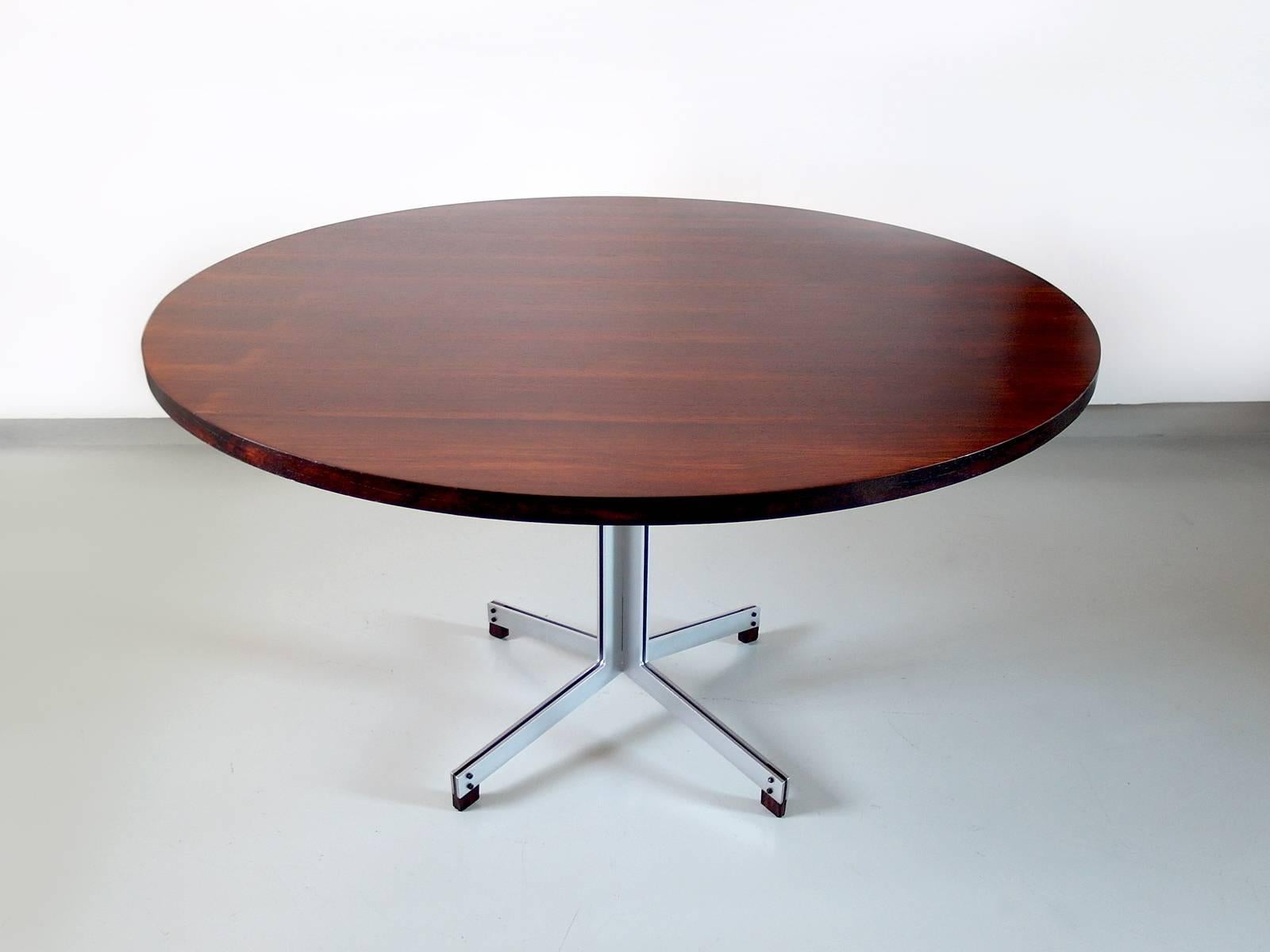 Round Dining Table with Rosewood Top and Metal Base, Italy, 1960 1