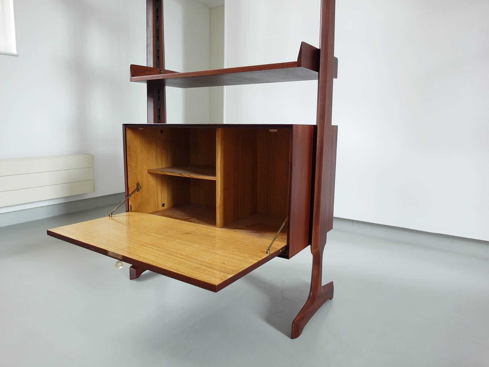 Freestanding Wall Unit Designed by Vittorio Dassi, Italy, 1960 In Excellent Condition In Woudrichem, NL