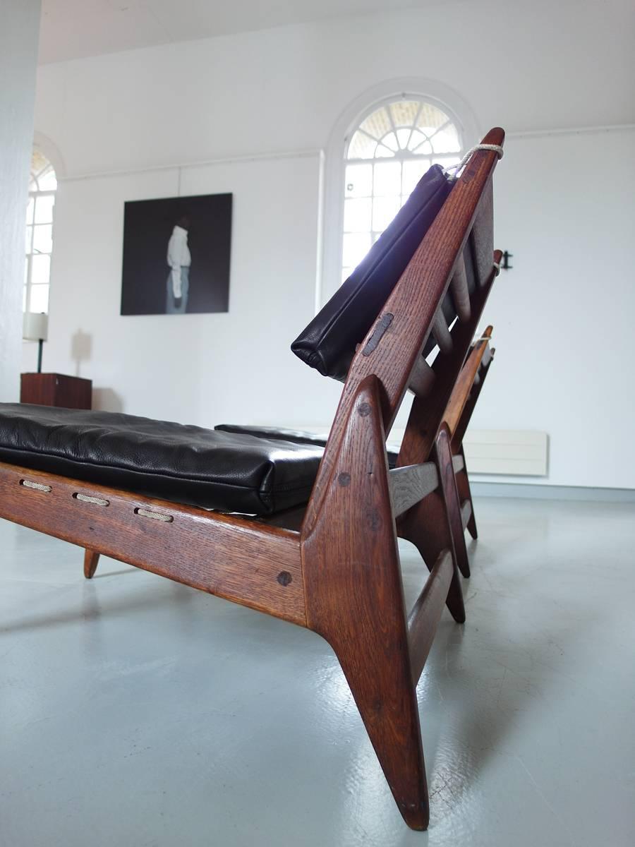 Sculptural Pair of Black Leather Hunting Chairs in Oak, Germany, 1950s In Excellent Condition In Woudrichem, NL